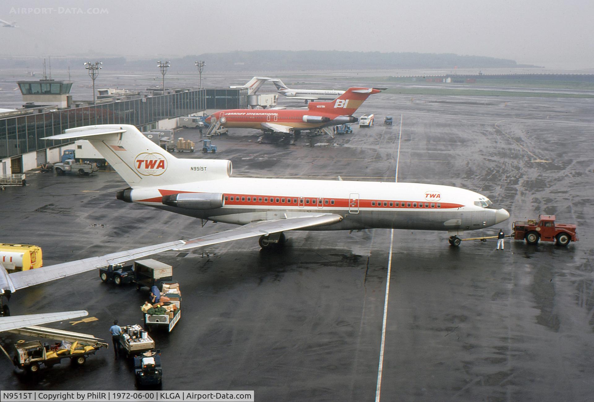 N9515T, 1968 Boeing 727-180C C/N 19874, TWA 1968 B727-100 N9515T LGA