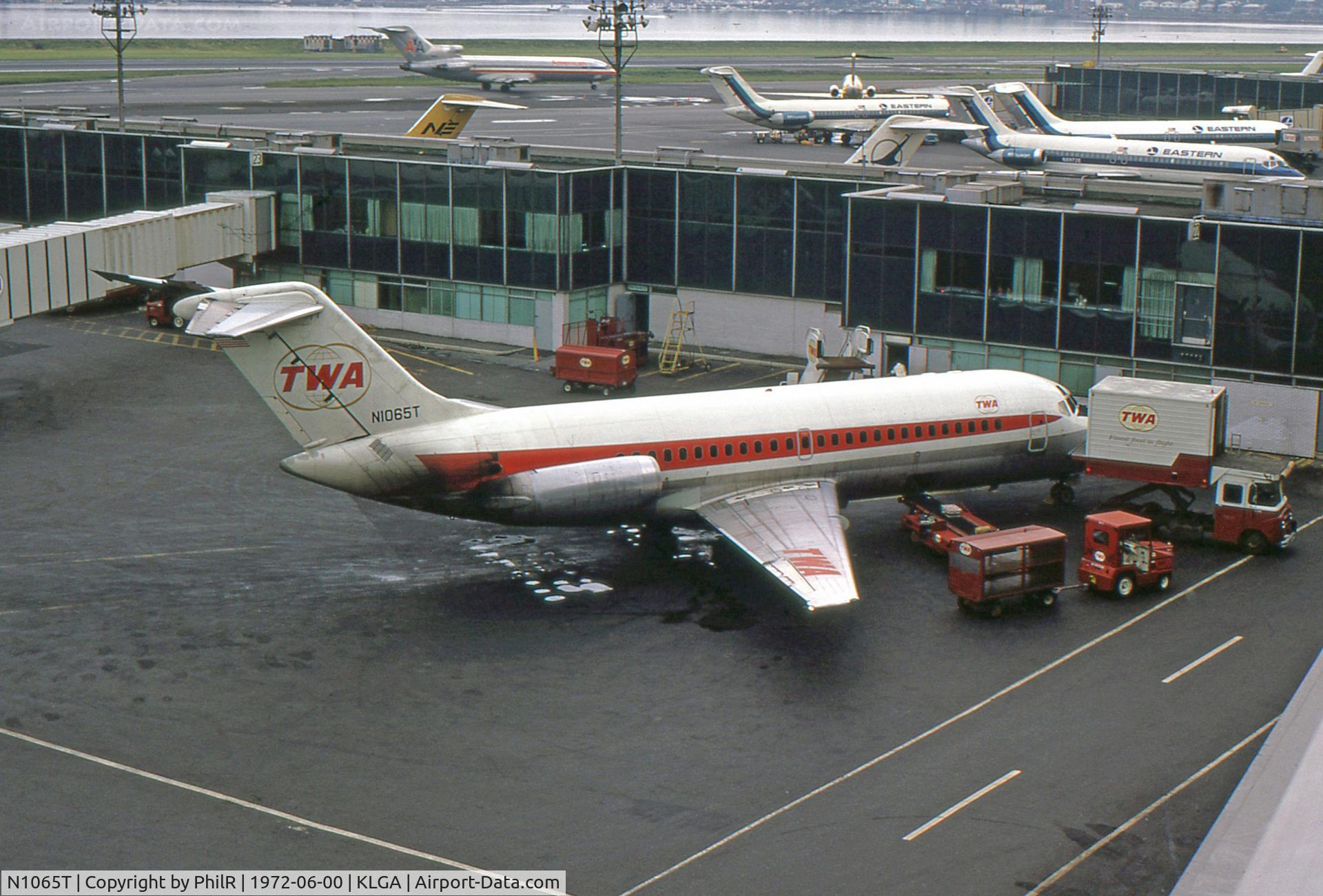 N1065T, Douglas DC-9-15 C/N 45779, TWA DC9-15 N1065T LGA