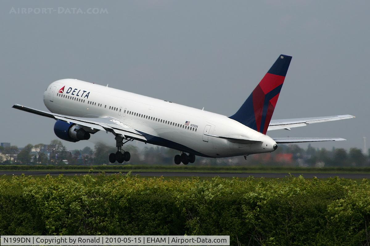N199DN, 1998 Boeing 767-332/ER C/N 28456, at spl