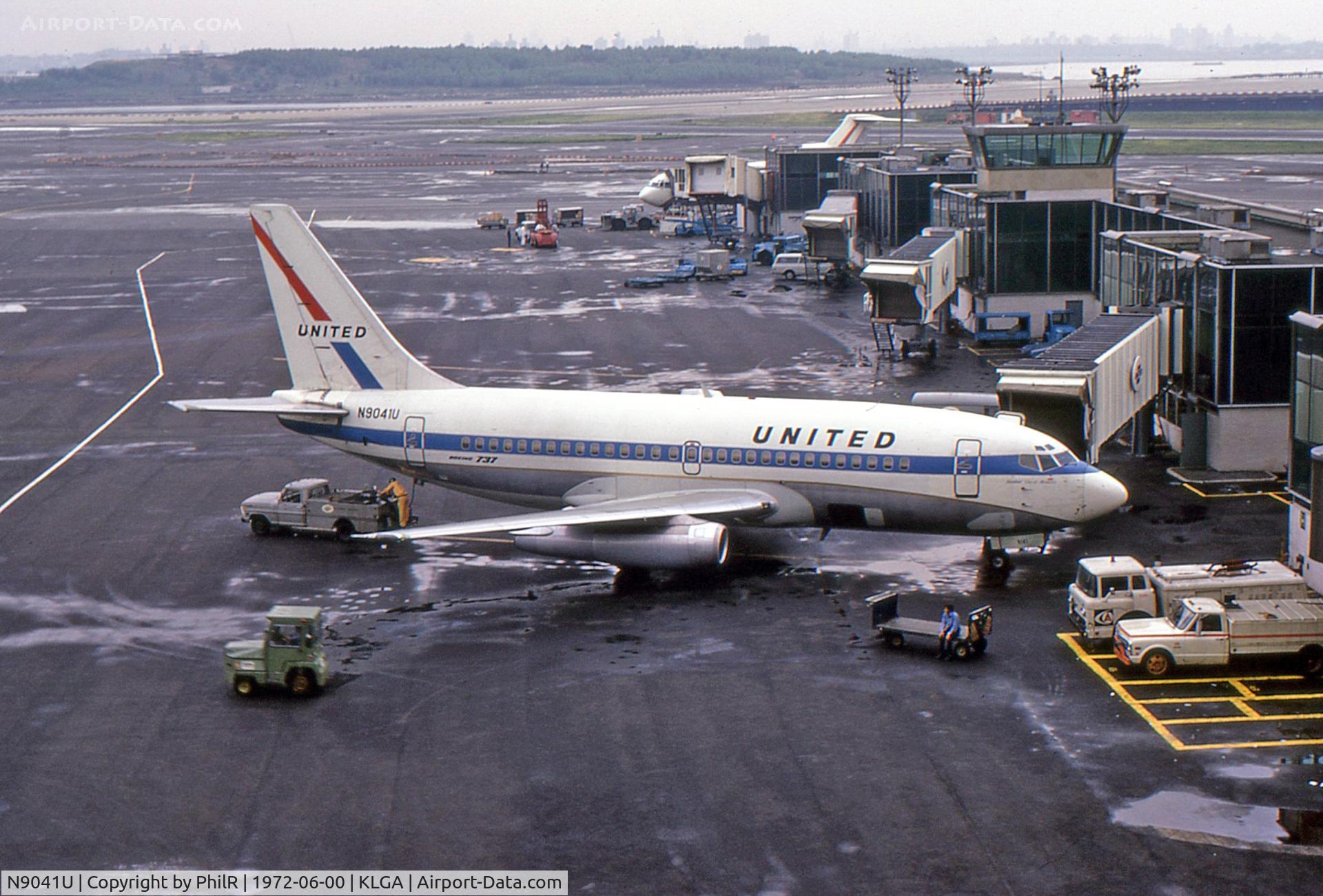 N9041U, 1968 Boeing 737-222 C/N 19547, United 1968 B737-200 N9041U LGA