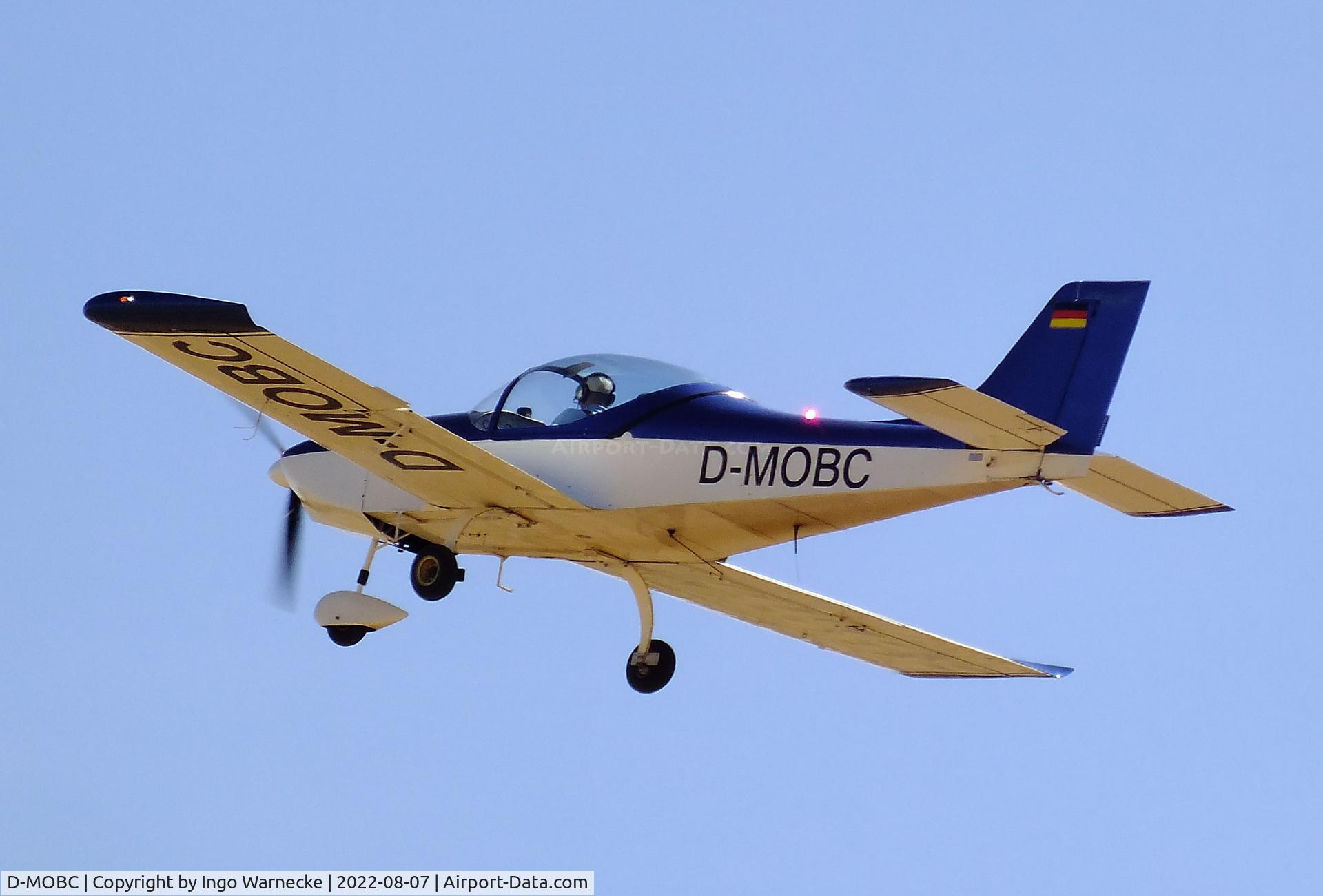 D-MOBC, Aerostyle Breezer B400 C/N 047, Aerostyle Breezer B400 at the 2022 Flugplatz-Wiesenfest airfield display at Weilerswist-Müggenhausen ultralight airfield