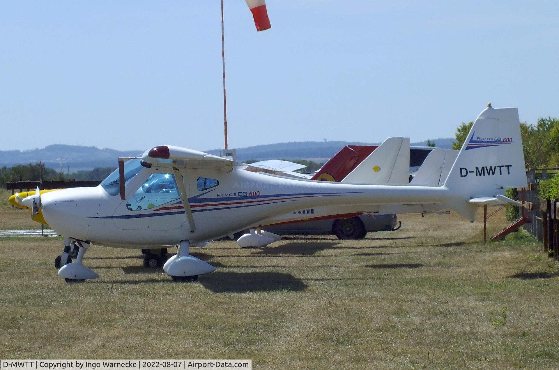 D-MWTT, Remos G-3/600 Mirage C/N 102, Remos G-3/600 Mirage at the 2022 Flugplatz-Wiesenfest airfield display at Weilerswist-Müggenhausen ultralight airfield