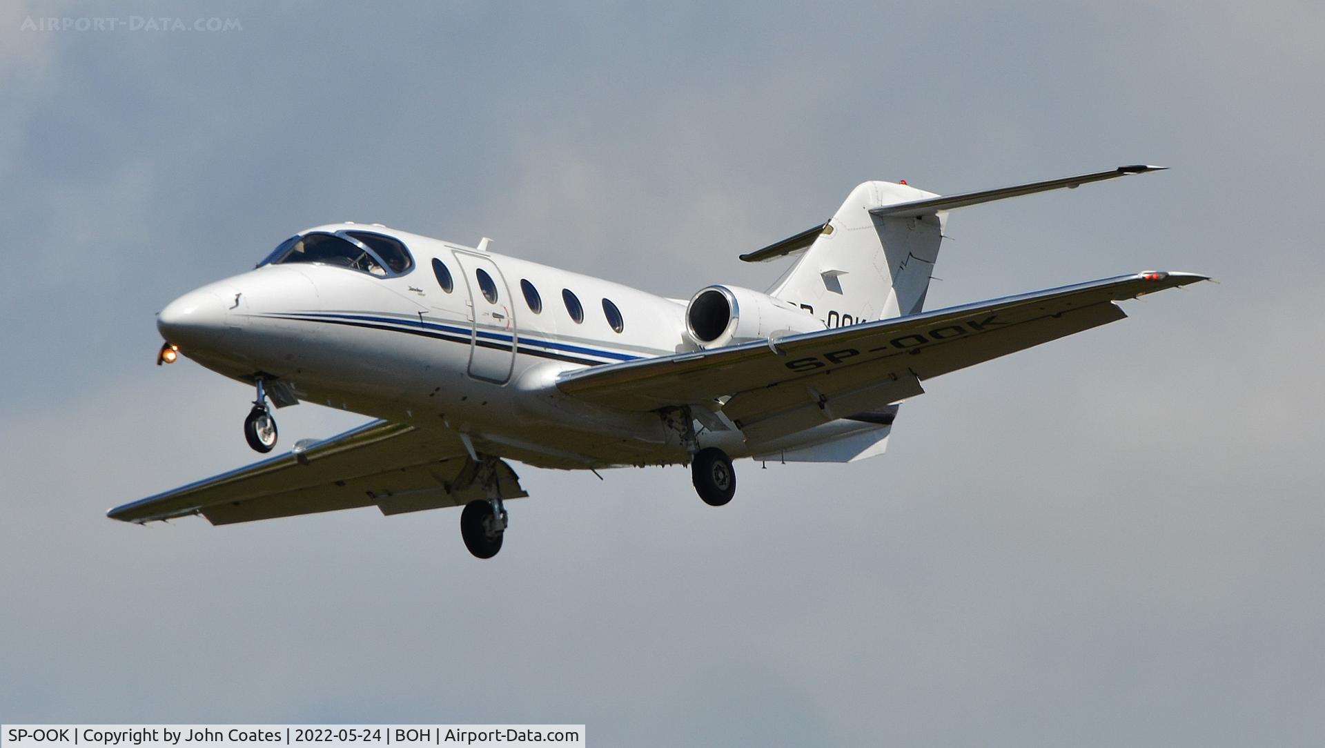 SP-OOK, 2007 Hawker Beechcraft 400A Beechjet Beechjet C/N RK-512, On approach to runway 26