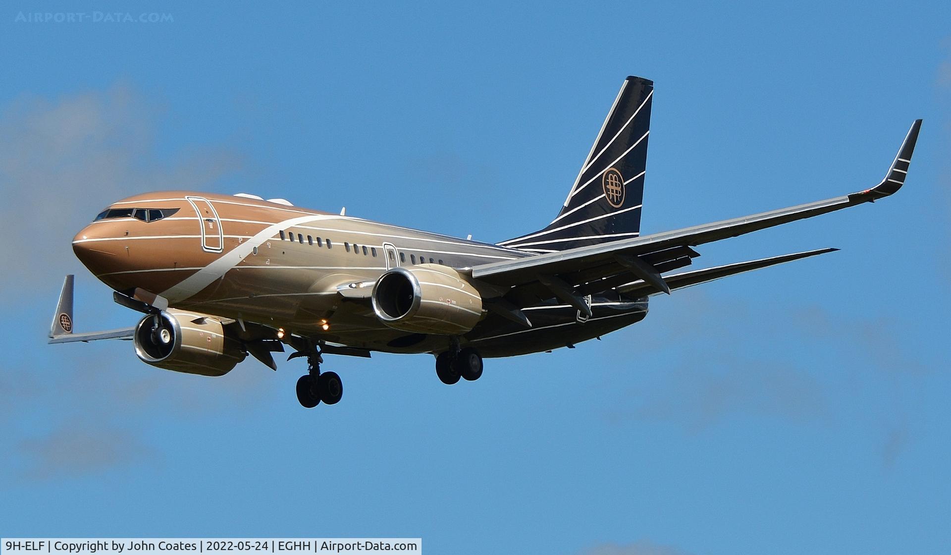 9H-ELF, 1999 Boeing 737-7BC BBJ C/N 30330, On approach to 26