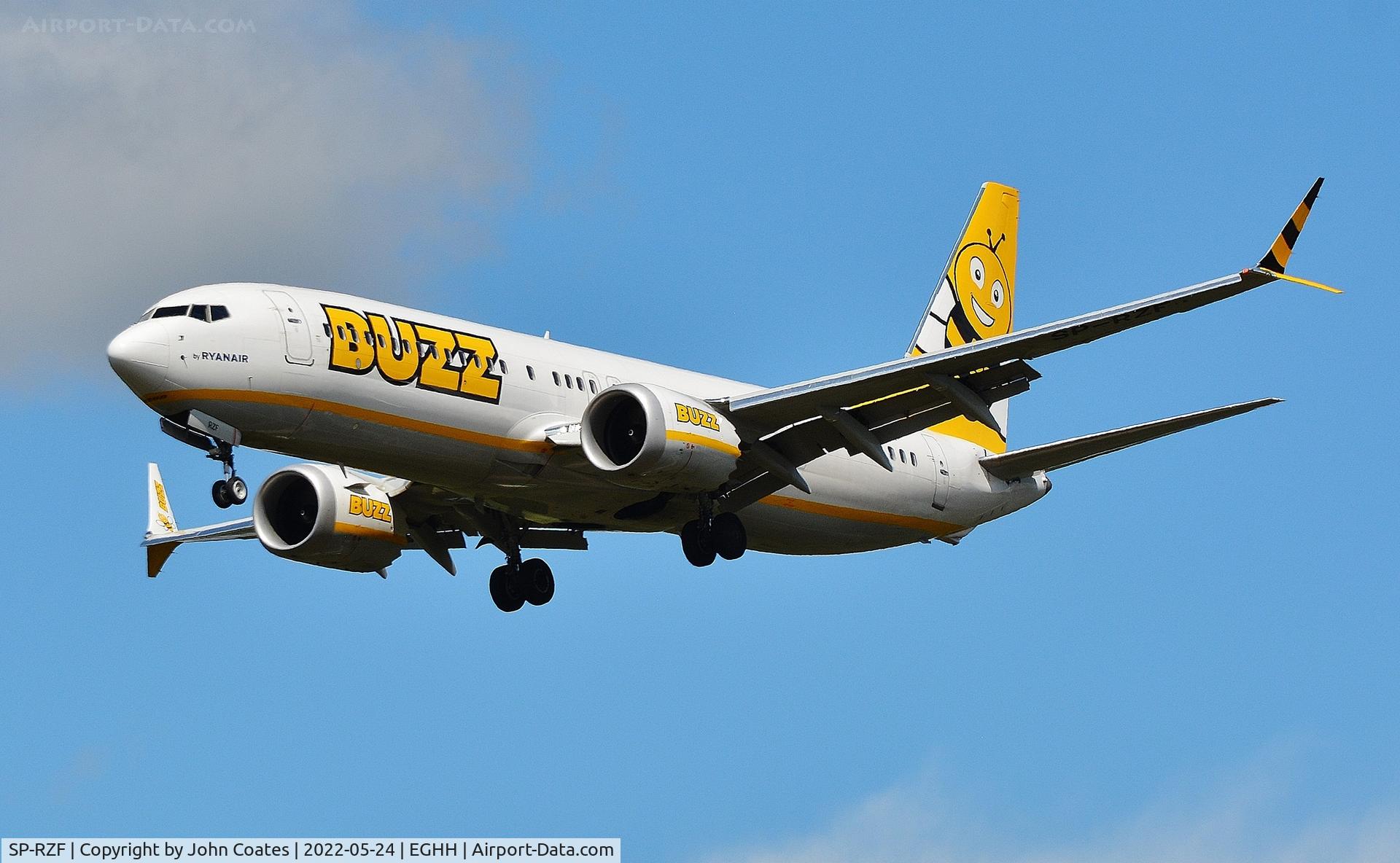 SP-RZF, 2021 Boeing 737-8-200 MAX C/N 62318, On approach to 26