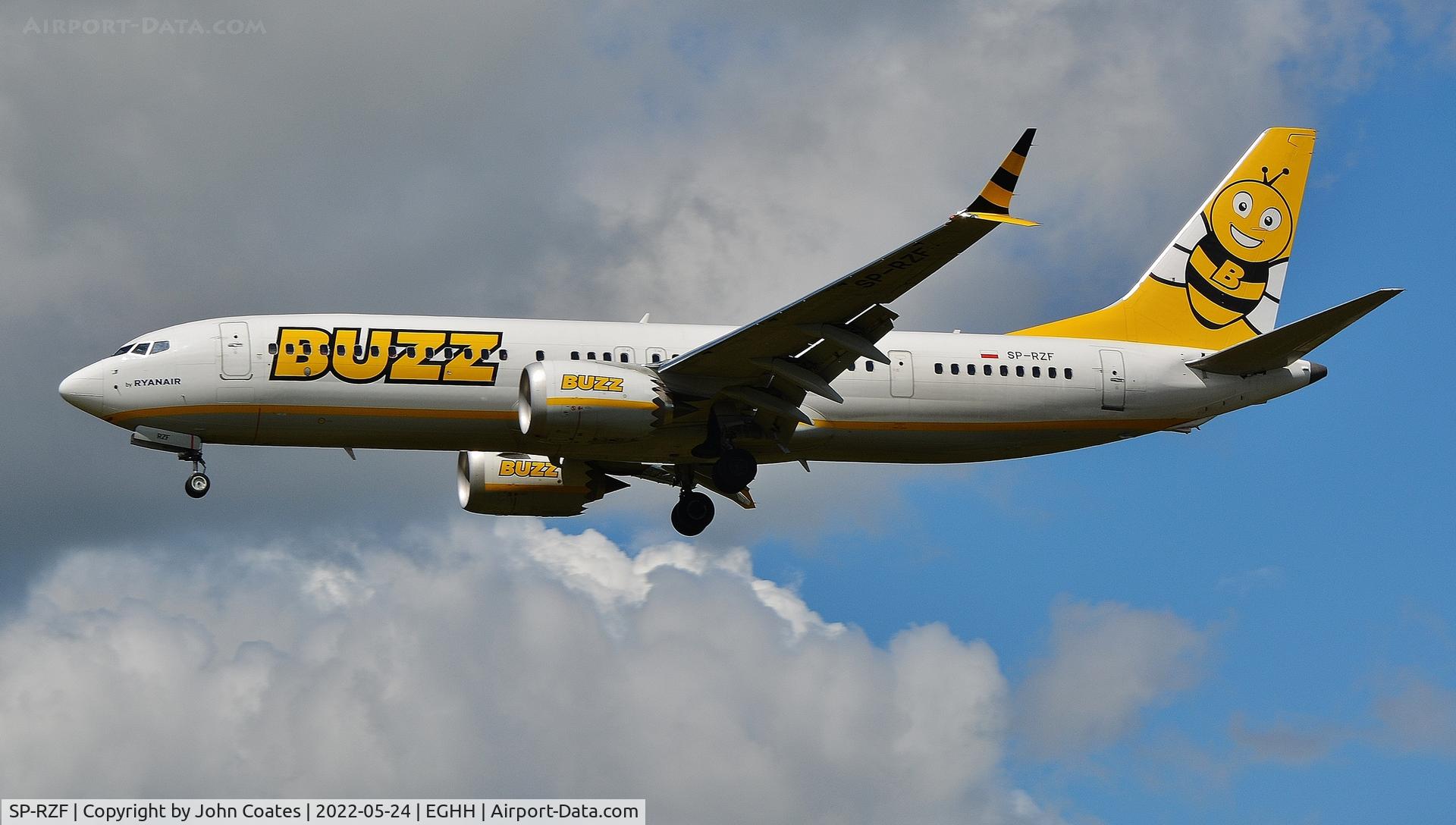 SP-RZF, 2021 Boeing 737-8-200 MAX C/N 62318, Final approach to 26