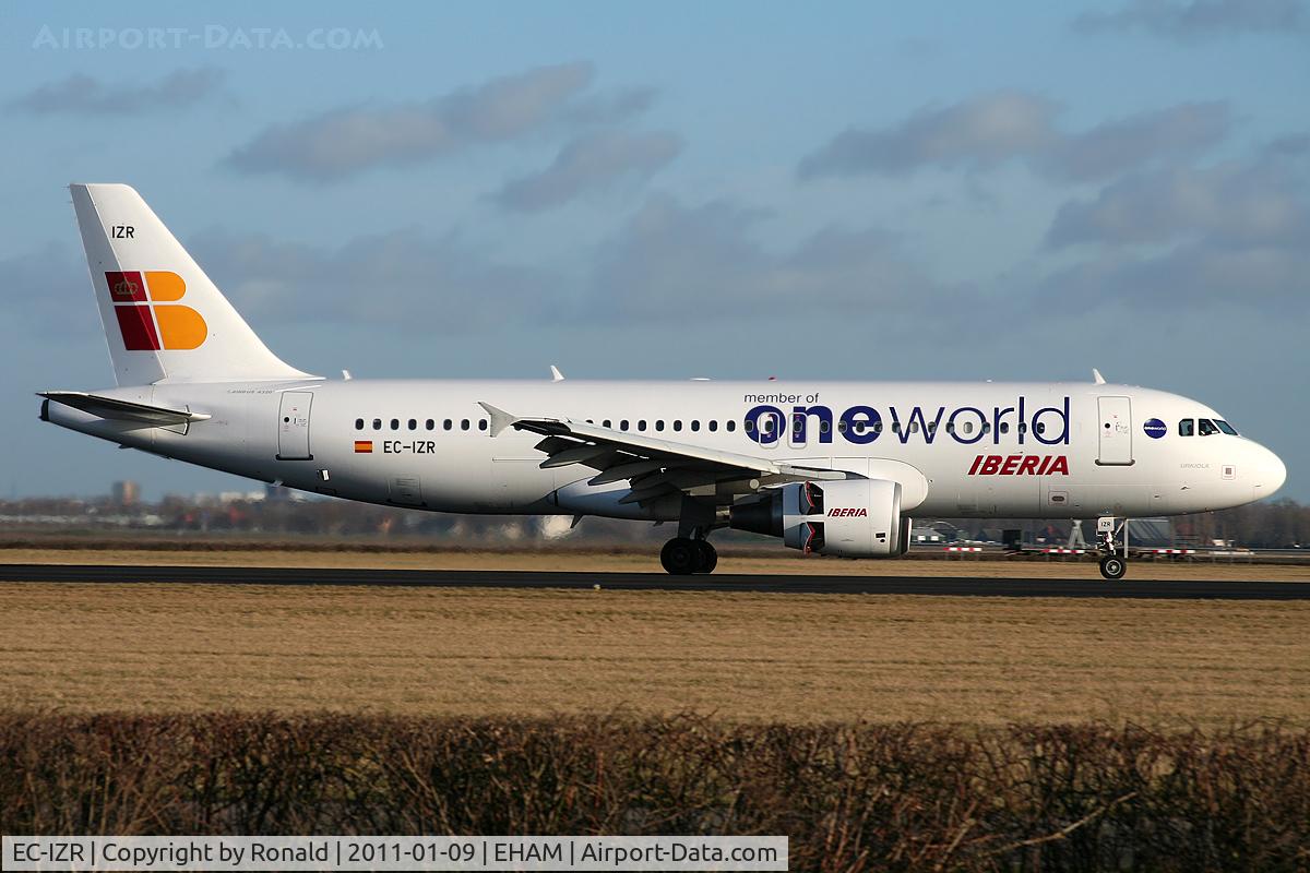 EC-IZR, 2004 Airbus A320-214 C/N 2242, at spl