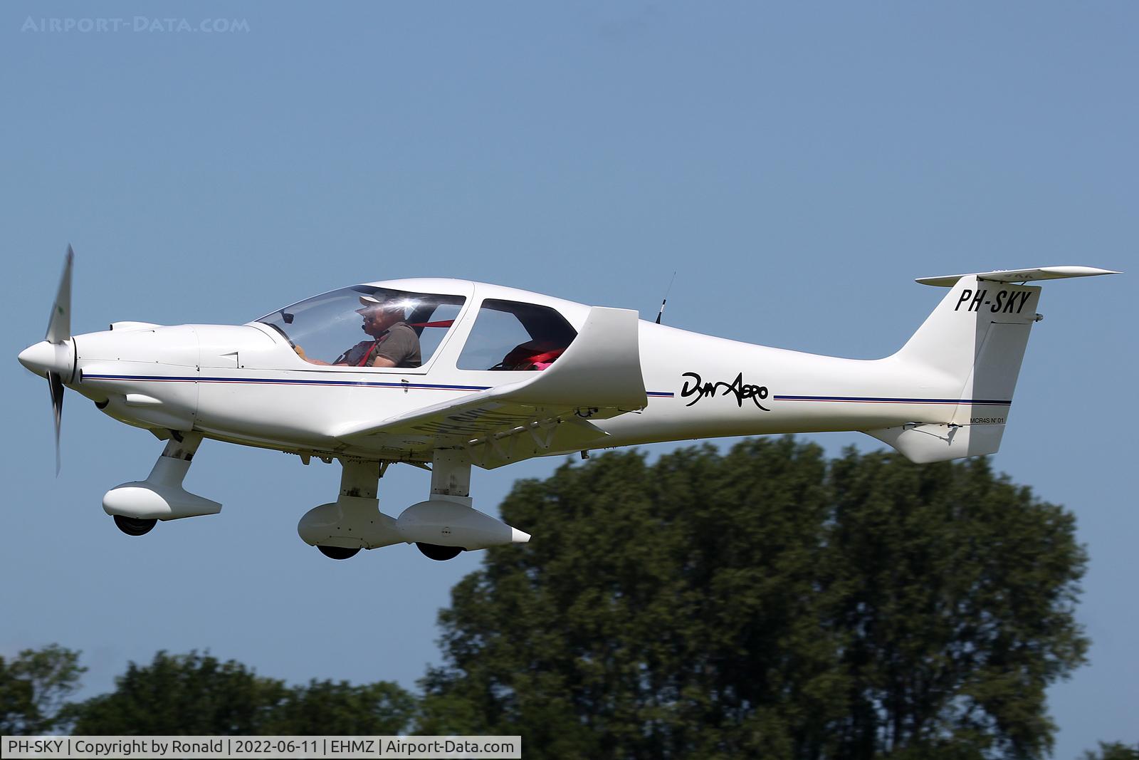 PH-SKY, 2000 Dyn'Aero MCR-4S C/N 1, at ehmz