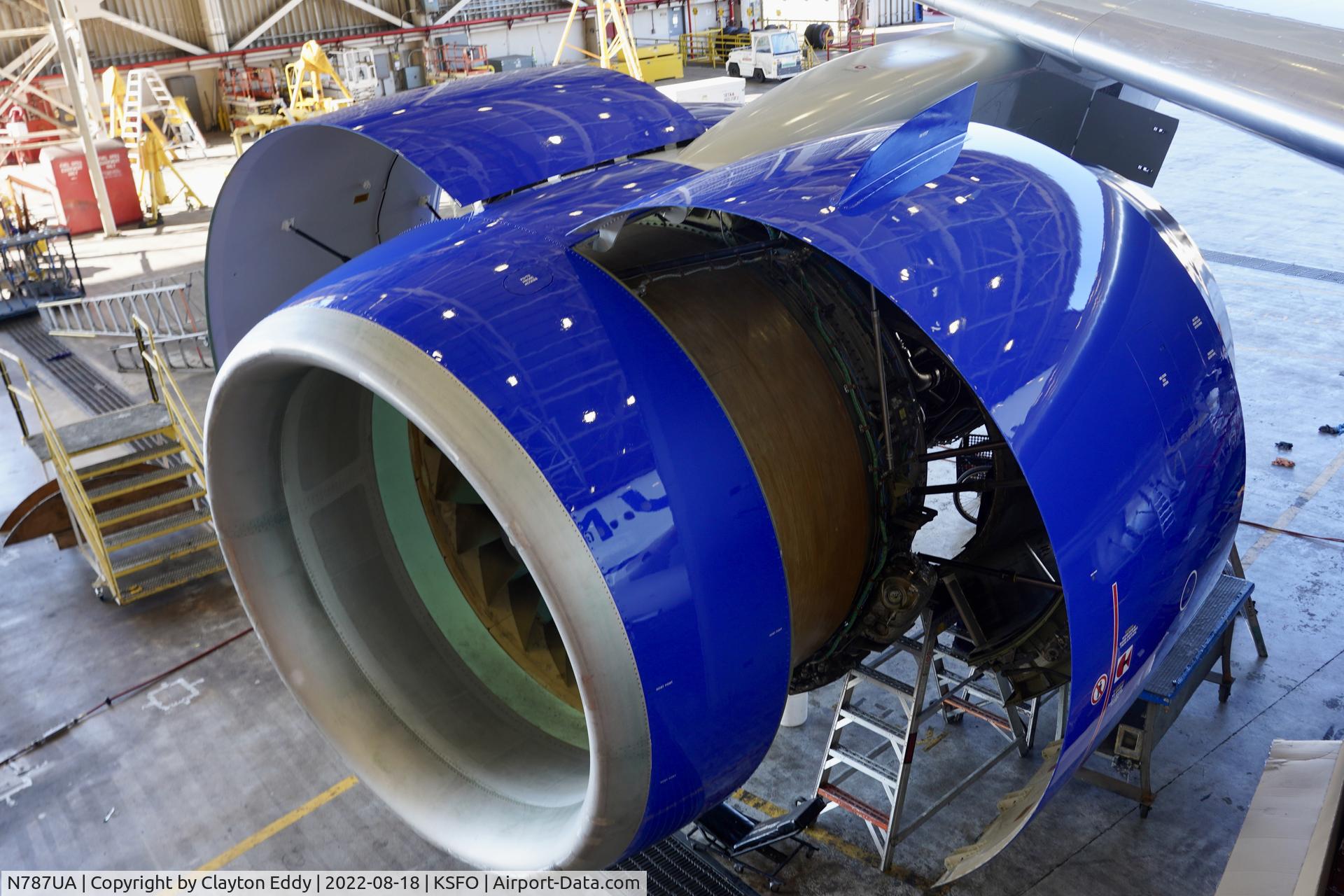 N787UA, 1997 Boeing 777-222 C/N 26939, Pratt and Whitney PW4000 engine. SFO 2022.