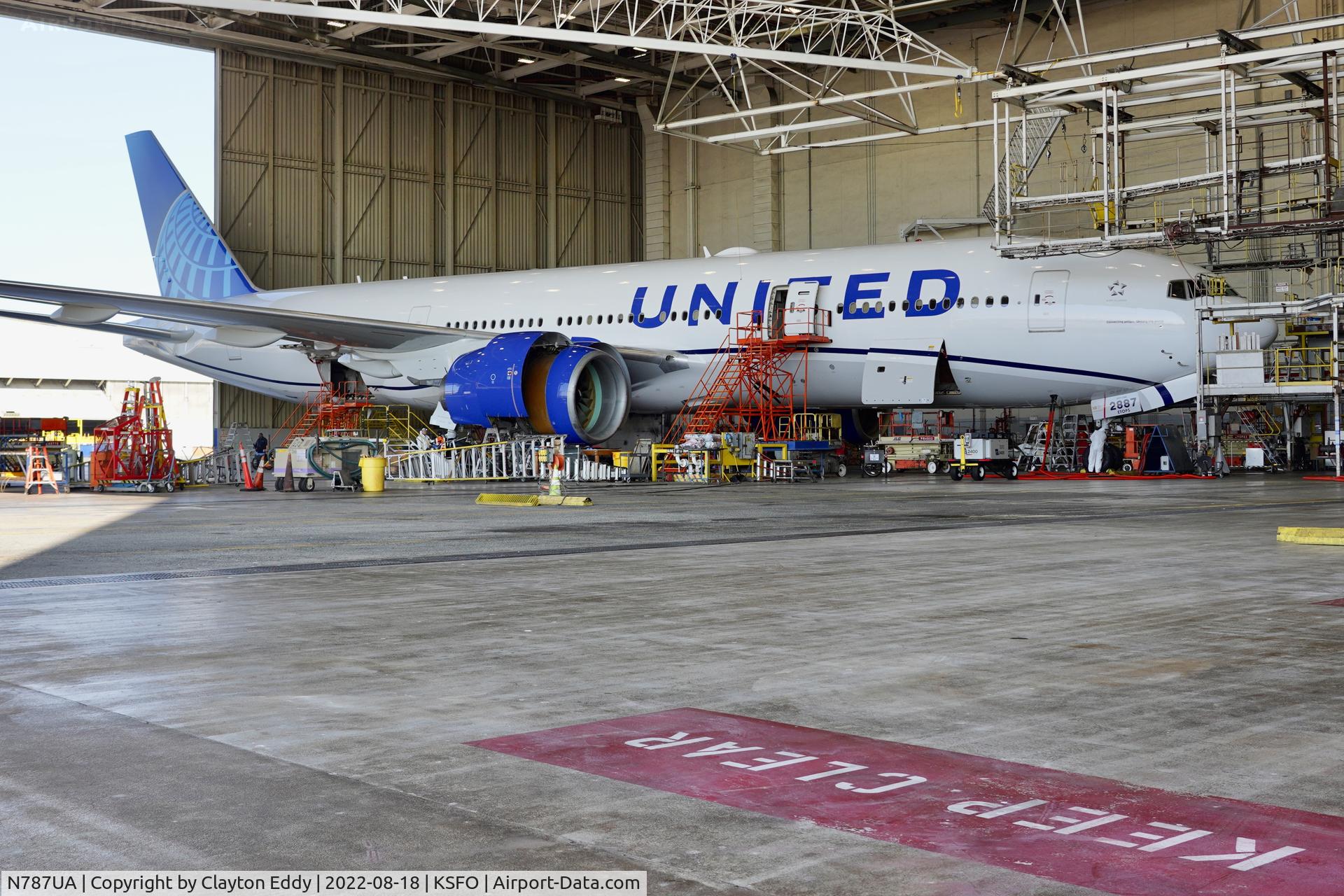 N787UA, 1997 Boeing 777-222 C/N 26939, SFO 2022.