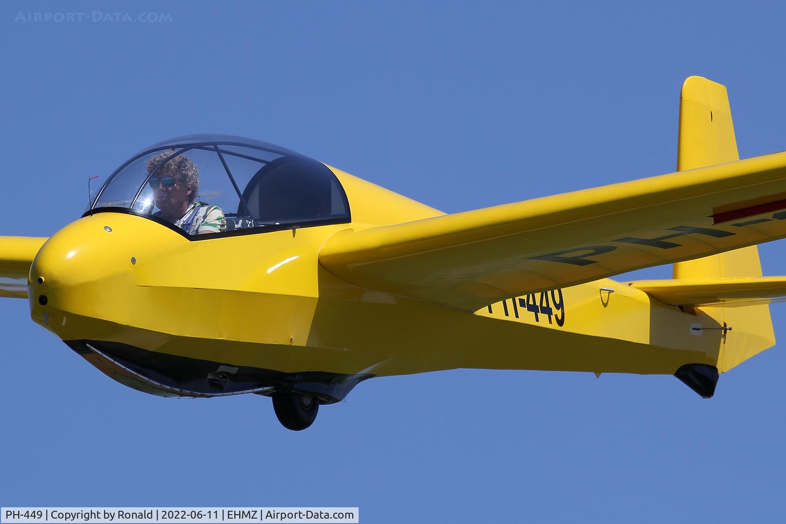 PH-449, Schleicher ASK-13 C/N 13413, at ehmz