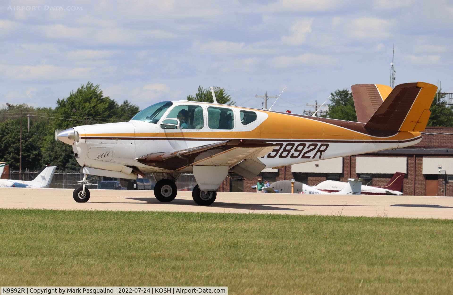 N9892R, 1960 Beech M35 Bonanza C/N D-6441, Beech M35