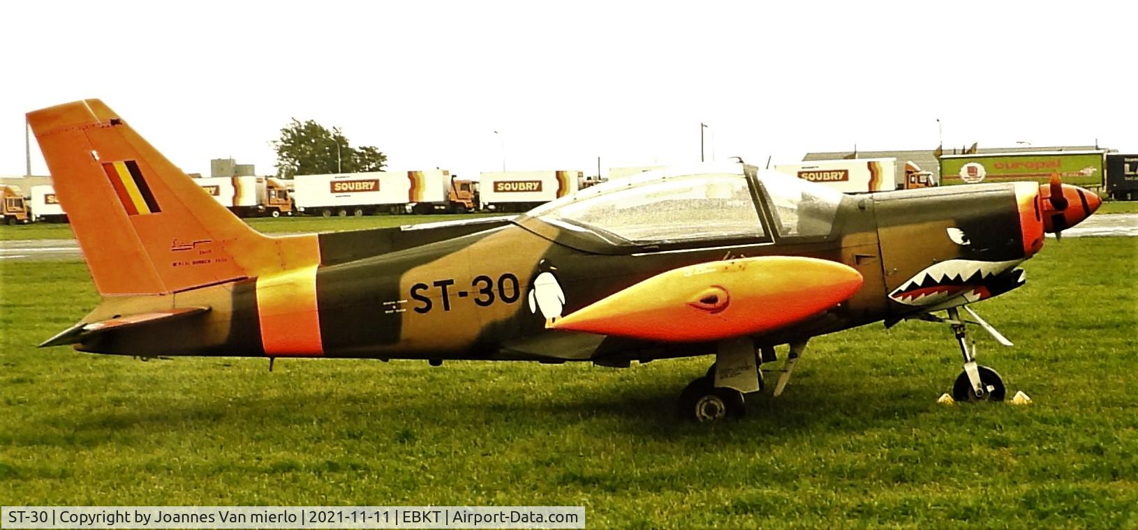 ST-30, SIAI-Marchetti SF-260MB C/N 10-30, Slide scan