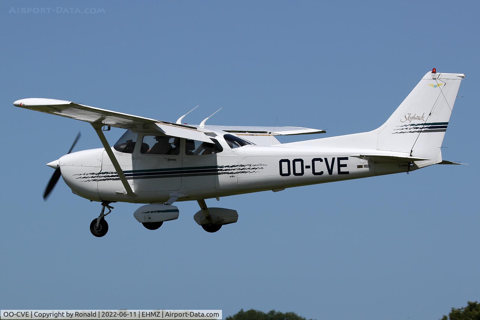 OO-CVE, Cessna 172R Skyhawk C/N 17280182, at ehmz