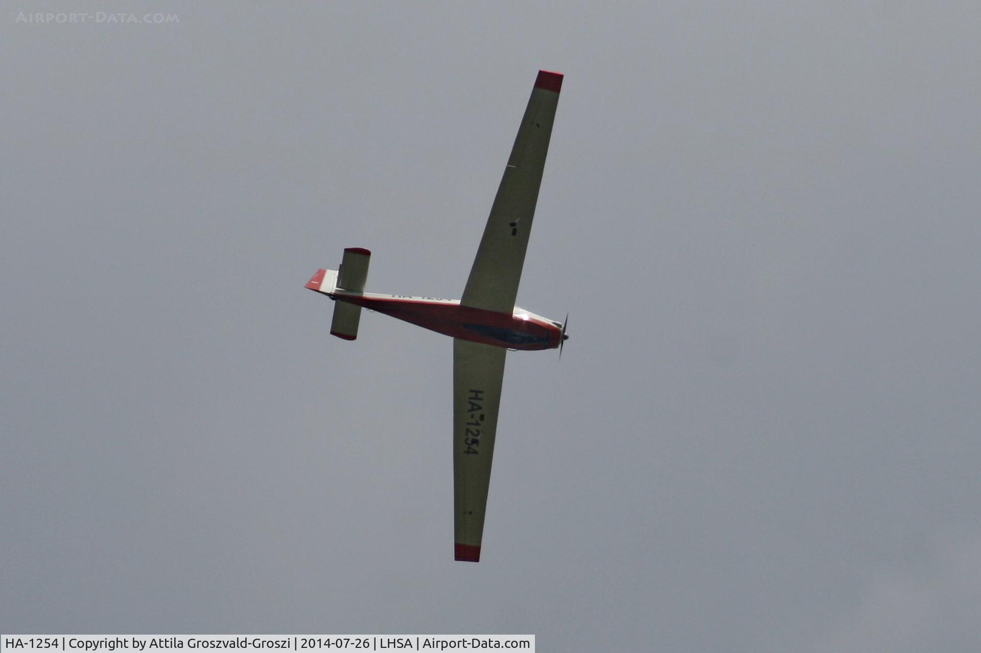 HA-1254, 1973 Scheibe SF-25C Falke C/N 4447, LHSA - Szentkirályszabadja Airport, Hungary