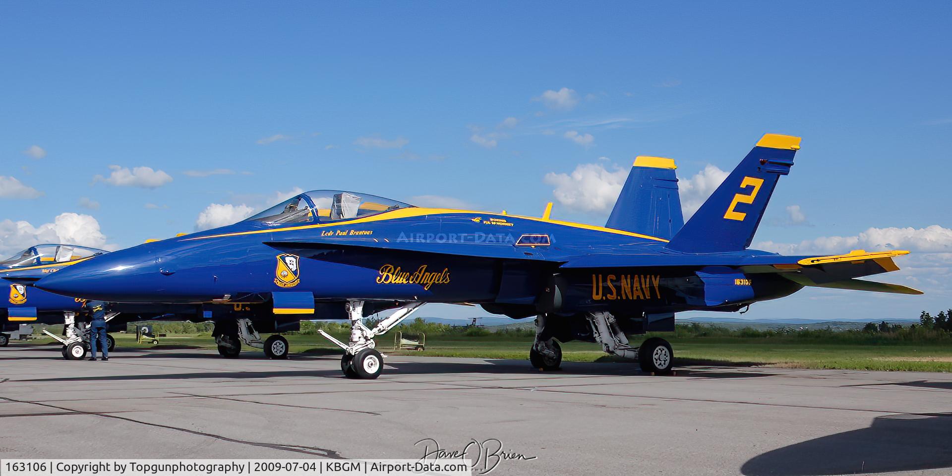163106, McDonnell Douglas F/A-18A Hornet C/N 0495, Waiting for the show