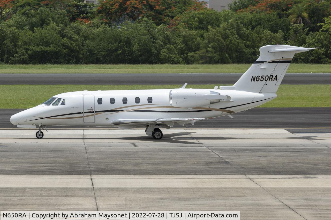N650RA, 1995 Cessna 650 C/N 650-7047, Taxing for departure