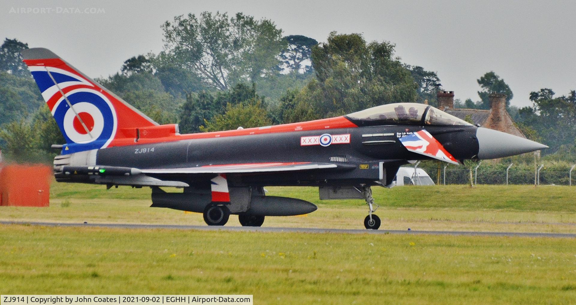 ZJ914, 2005 Eurofighter EF-2000 Typhoon FGR4 C/N 0051/BS005, Taxiing to depart