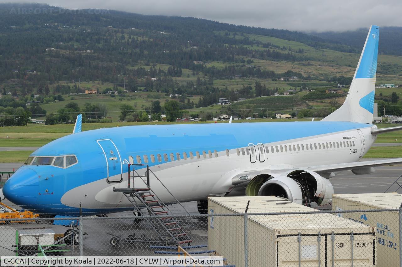 C-GCAI, 2001 Boeing 737-85F C/N 30478, Ex-Aerolinaes Argentinas c/s