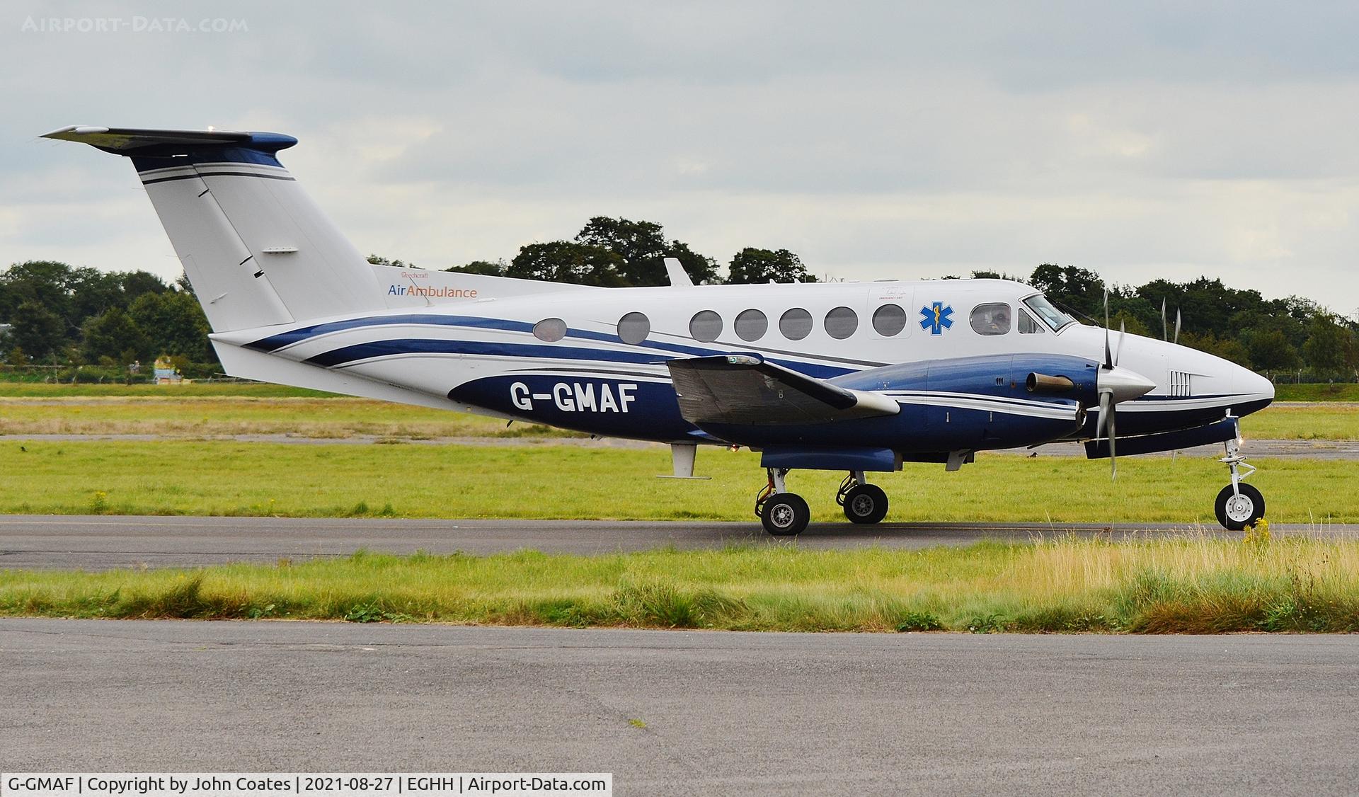 G-GMAF, 1999 Raytheon B200 Super King Air C/N BB-1692, Taxiing to depart