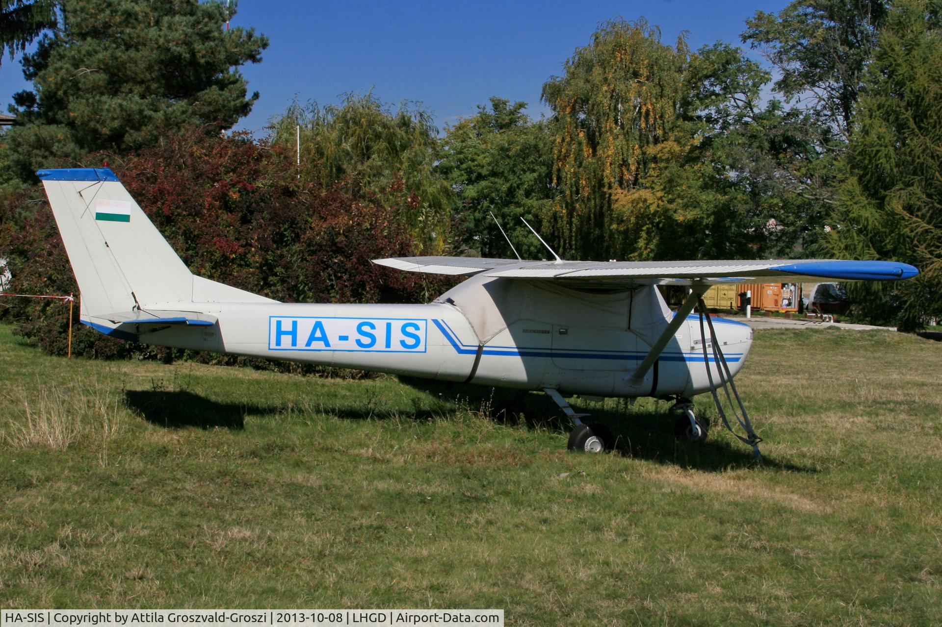 HA-SIS, 1969 Reims F150J C/N F150-0403, LHGD - Gödöllö Airport, Hungary