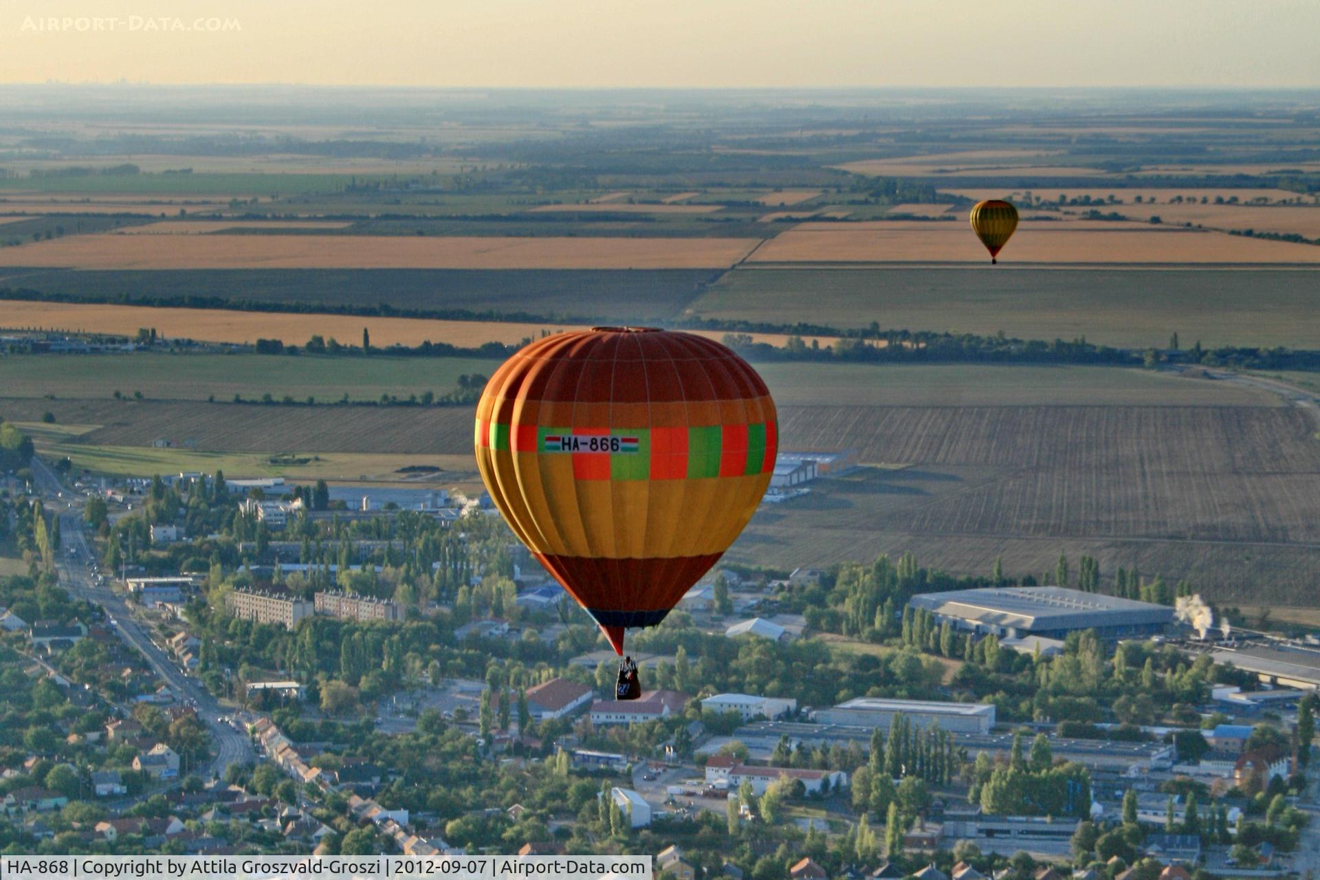 HA-868, 1996 Tomi AX-8 C/N 29/1996, Székesfehérvár, Hungary - Velencei tavi hölégballon karnevál 2012