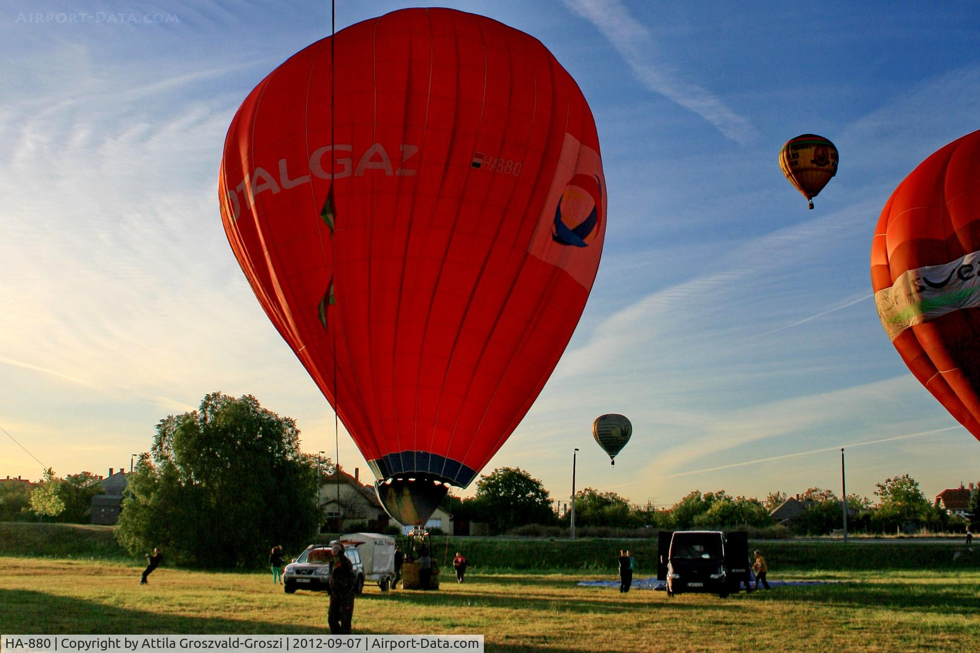HA-880, 2004 Sup-Air B C/N 1/2004, Székesfehérvár, Hungary - Velencei tavi hölégballon karnevál 2012