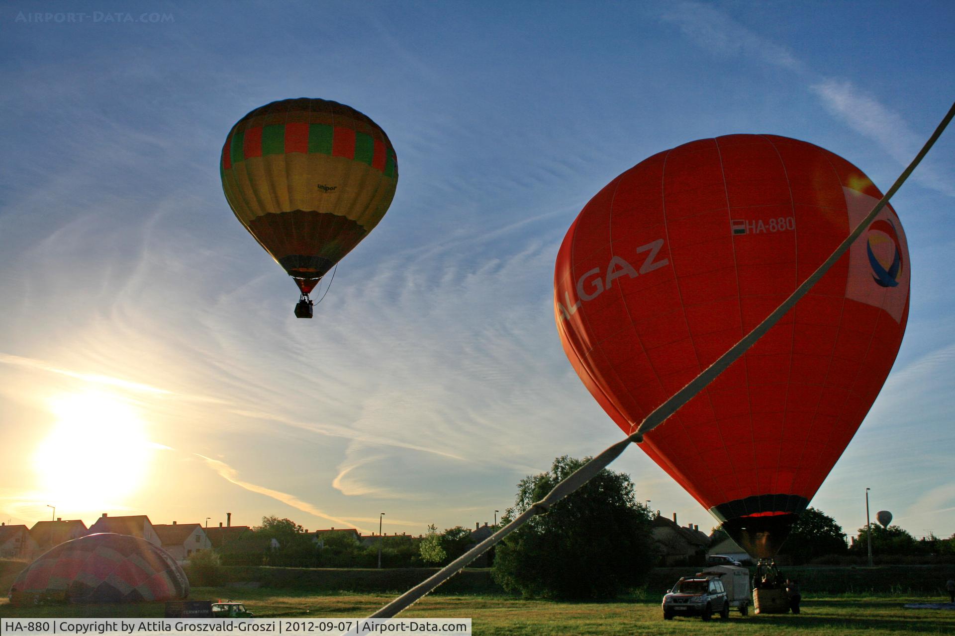 HA-880, 2004 Sup-Air B C/N 1/2004, Székesfehérvár, Hungary - Velencei tavi hölégballon karnevál 2012
