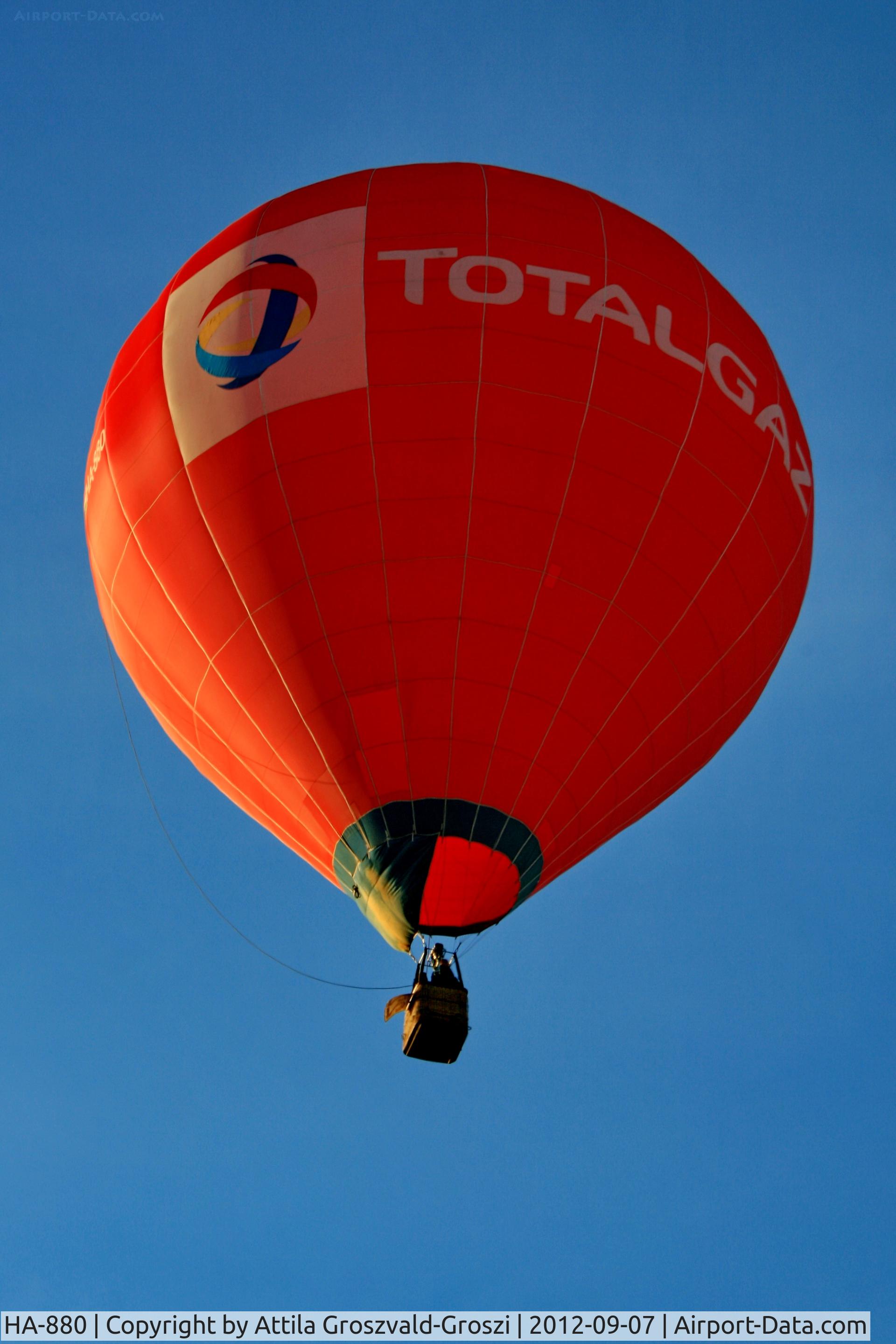HA-880, 2004 Sup-Air B C/N 1/2004, Székesfehérvár, Hungary - Velencei tavi hölégballon karnevál 2012