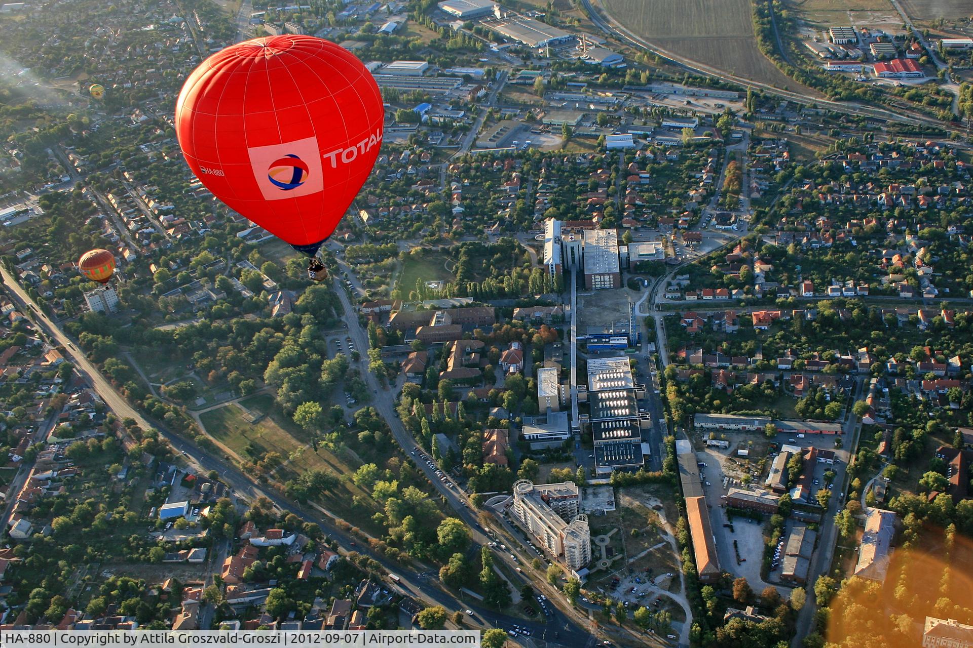 HA-880, 2004 Sup-Air B C/N 1/2004, Székesfehérvár, Hungary - Velencei tavi hölégballon karnevál 2012
