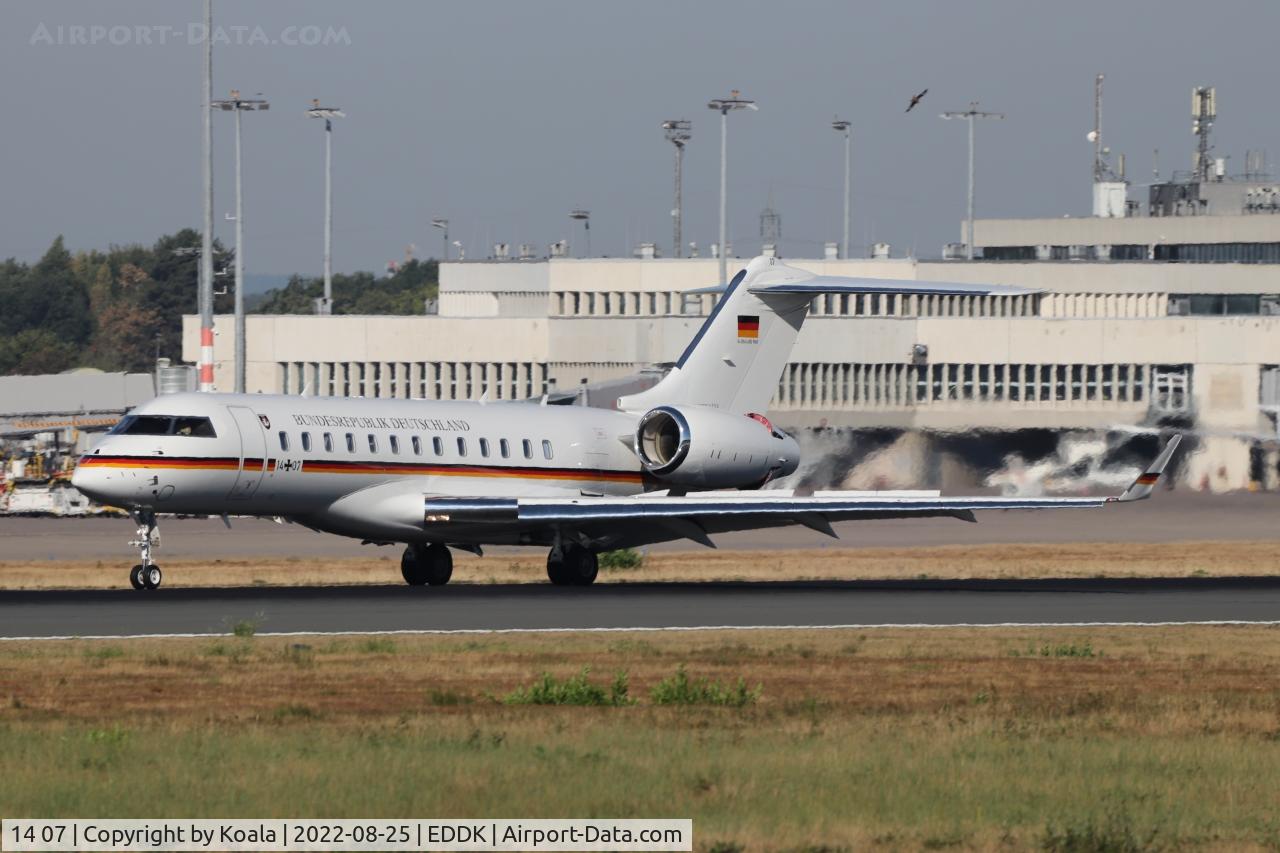 14 07, 2019 Bombardier BD-700-1A10 Global 6000 C/N 9865, Arrival from Berlin.