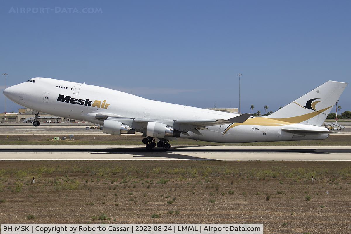 9H-MSK, Boeing 747-4H6(BDSF) C/N 27044, Runway 31