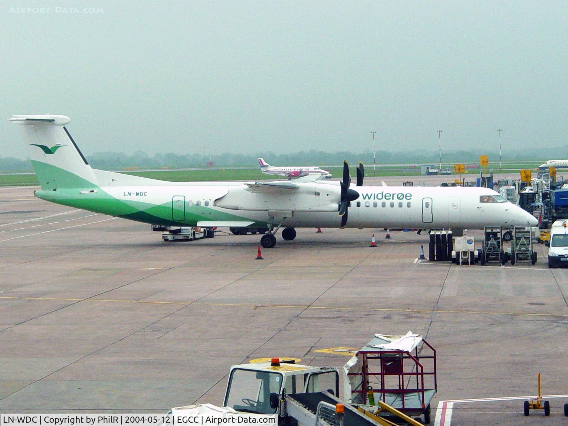 LN-WDC, 2002 De Havilland Canada DHC-8-402Q Dash 8 C/N 4071, Wideroe 2002 DHC Dash 8-400 LN-WDC MAN