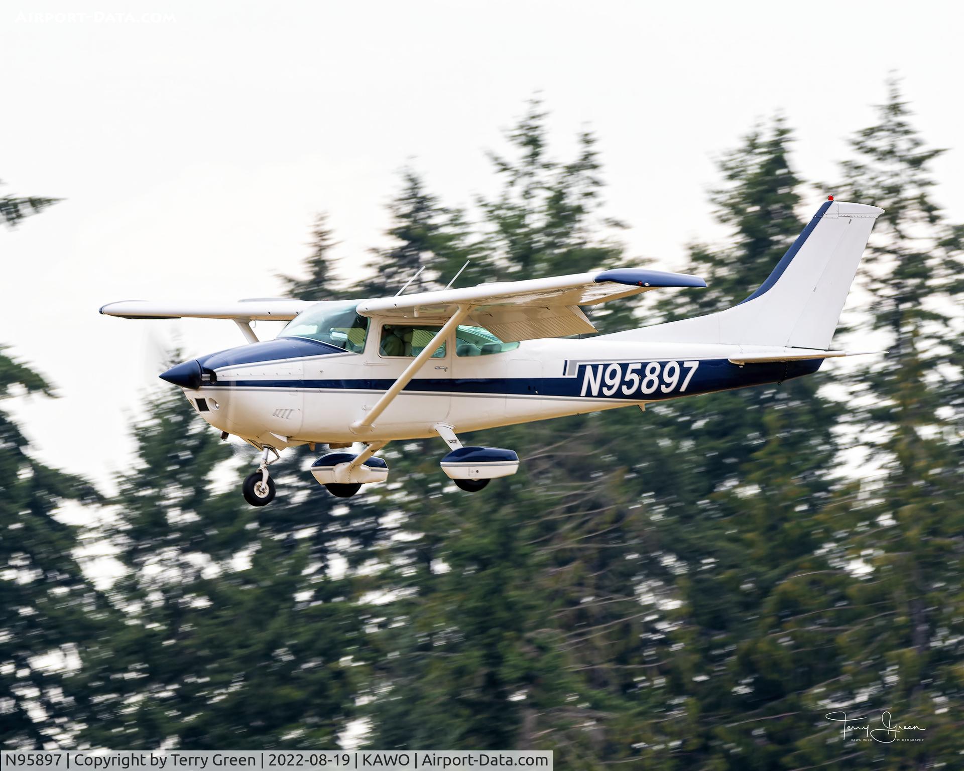 N95897, 1978 Cessna 182Q Skylane C/N 18266672, KAWO