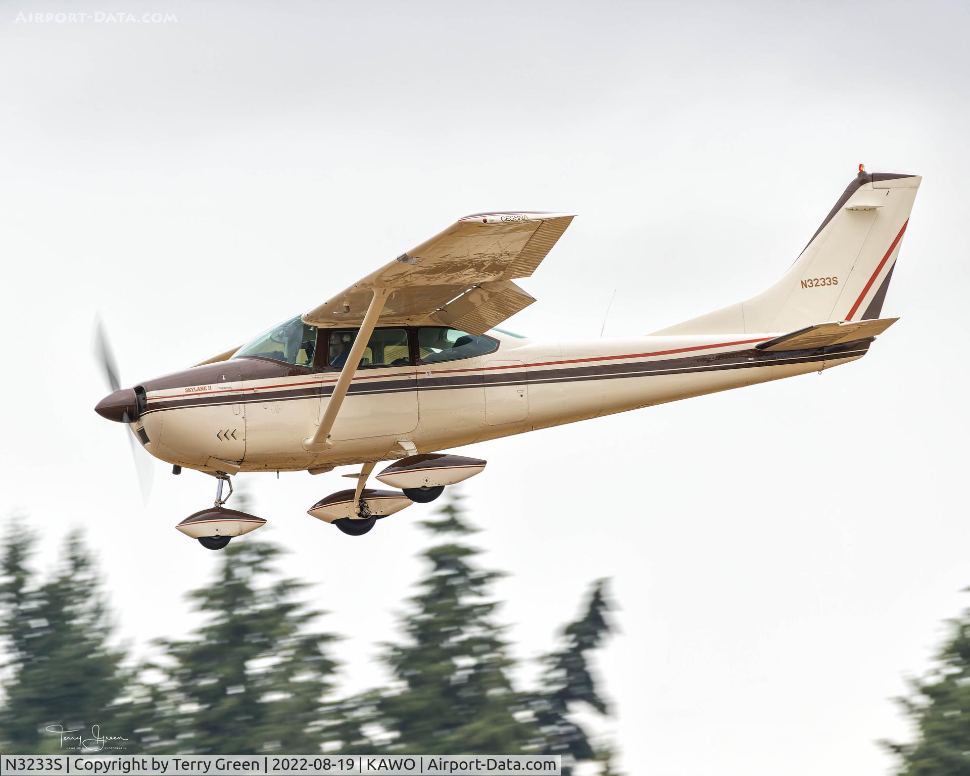N3233S, 1964 Cessna 182G Skylane C/N 18255733, KAWO