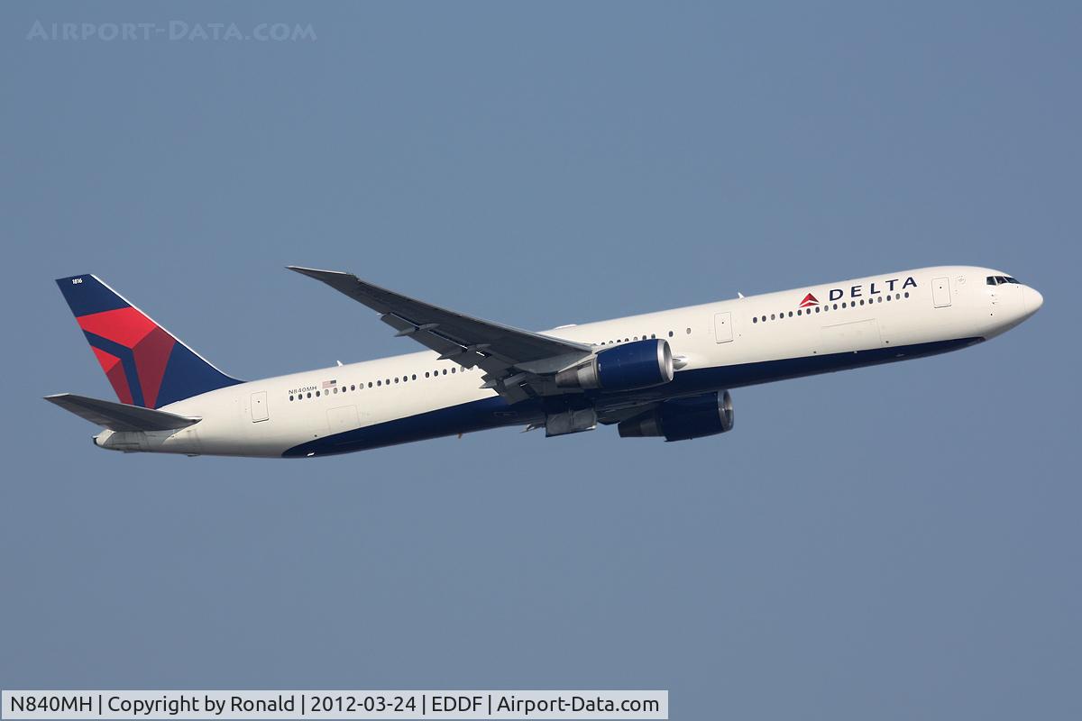 N840MH, 2001 Boeing 767-432/ER C/N 29718, at fra