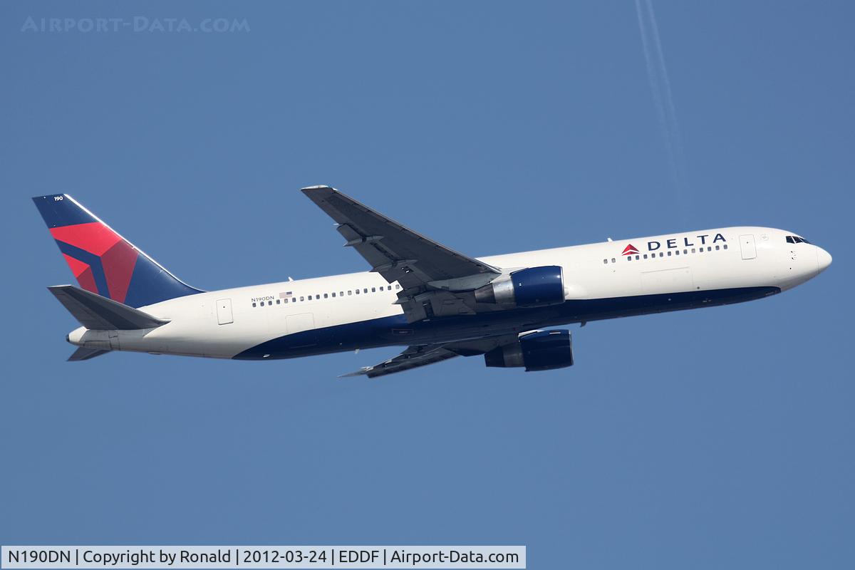 N190DN, 1997 Boeing 767-332 C/N 28447, at fra