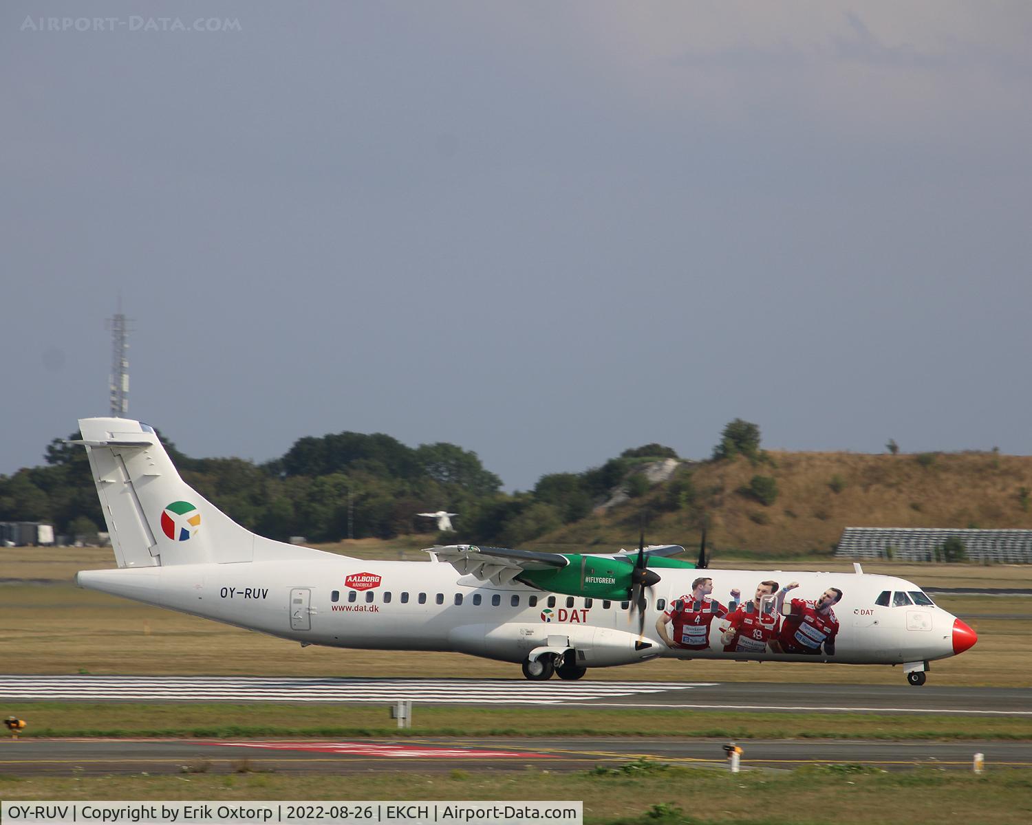 OY-RUV, 2018 ATR 72-600 C/N 1527, OY-RUV taking off rw 22R