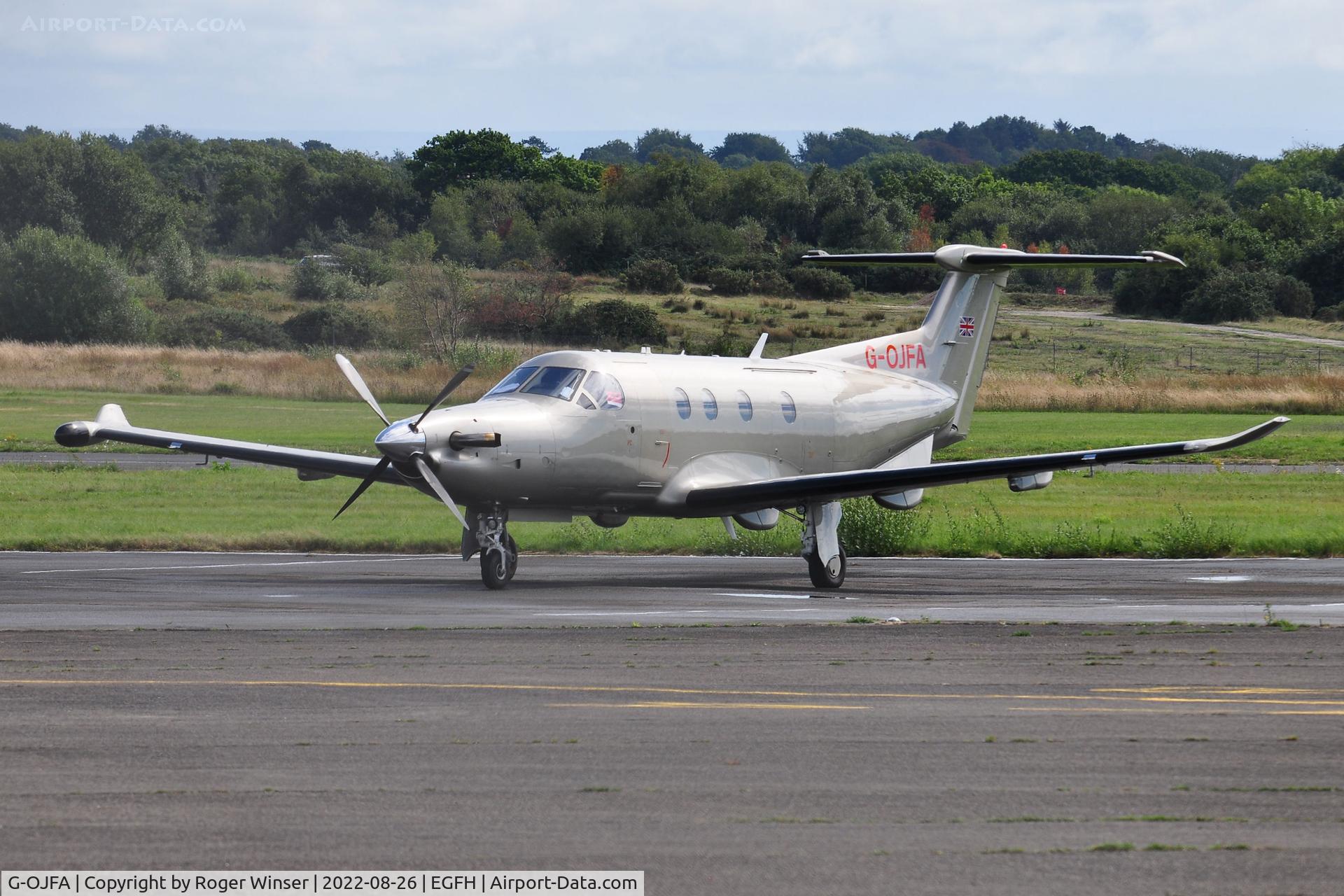 G-OJFA, 2009 Pilatus PC-12/47E C/N 1148, Visiting PC-12.