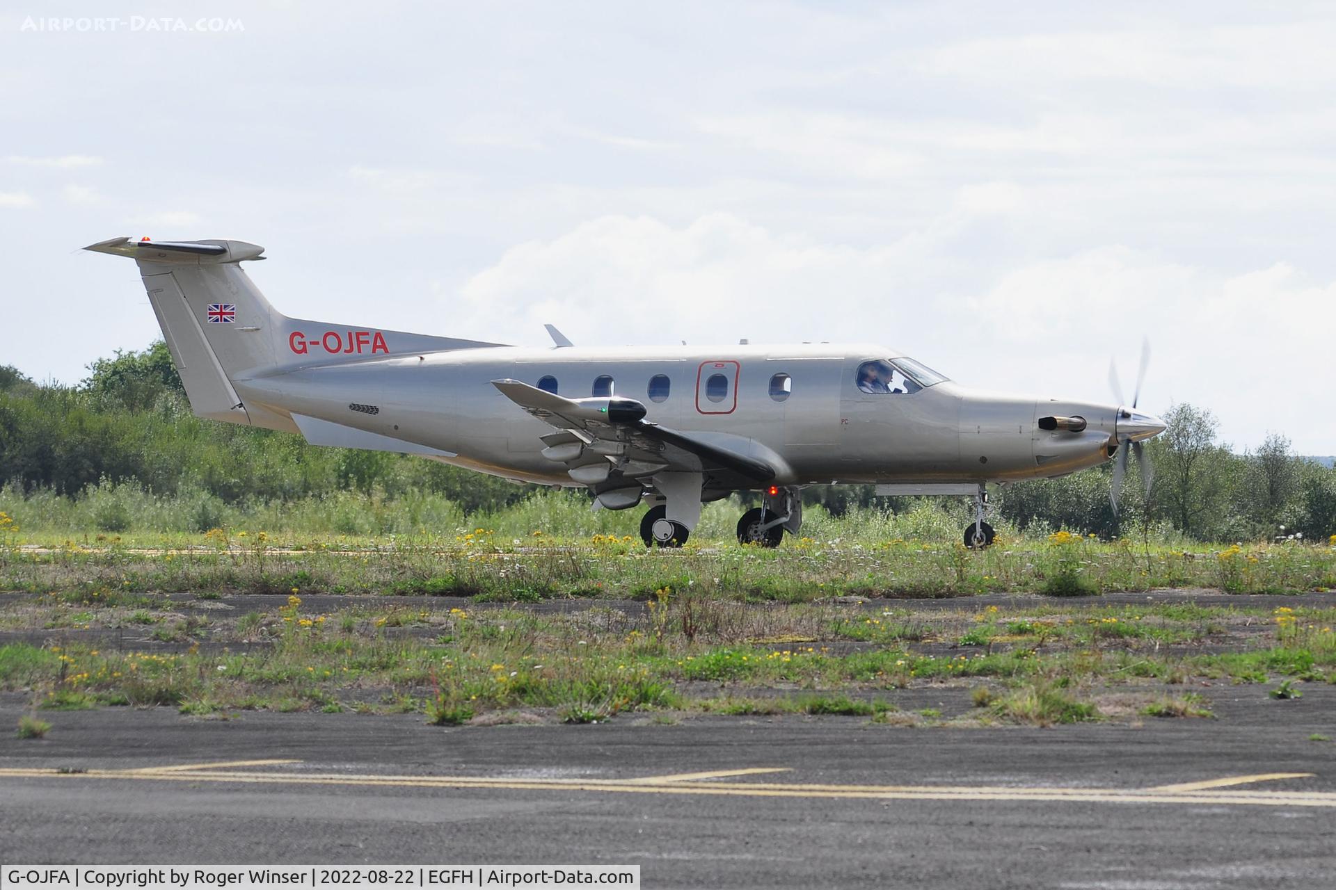 G-OJFA, 2009 Pilatus PC-12/47E C/N 1148, Visiting PC-12.