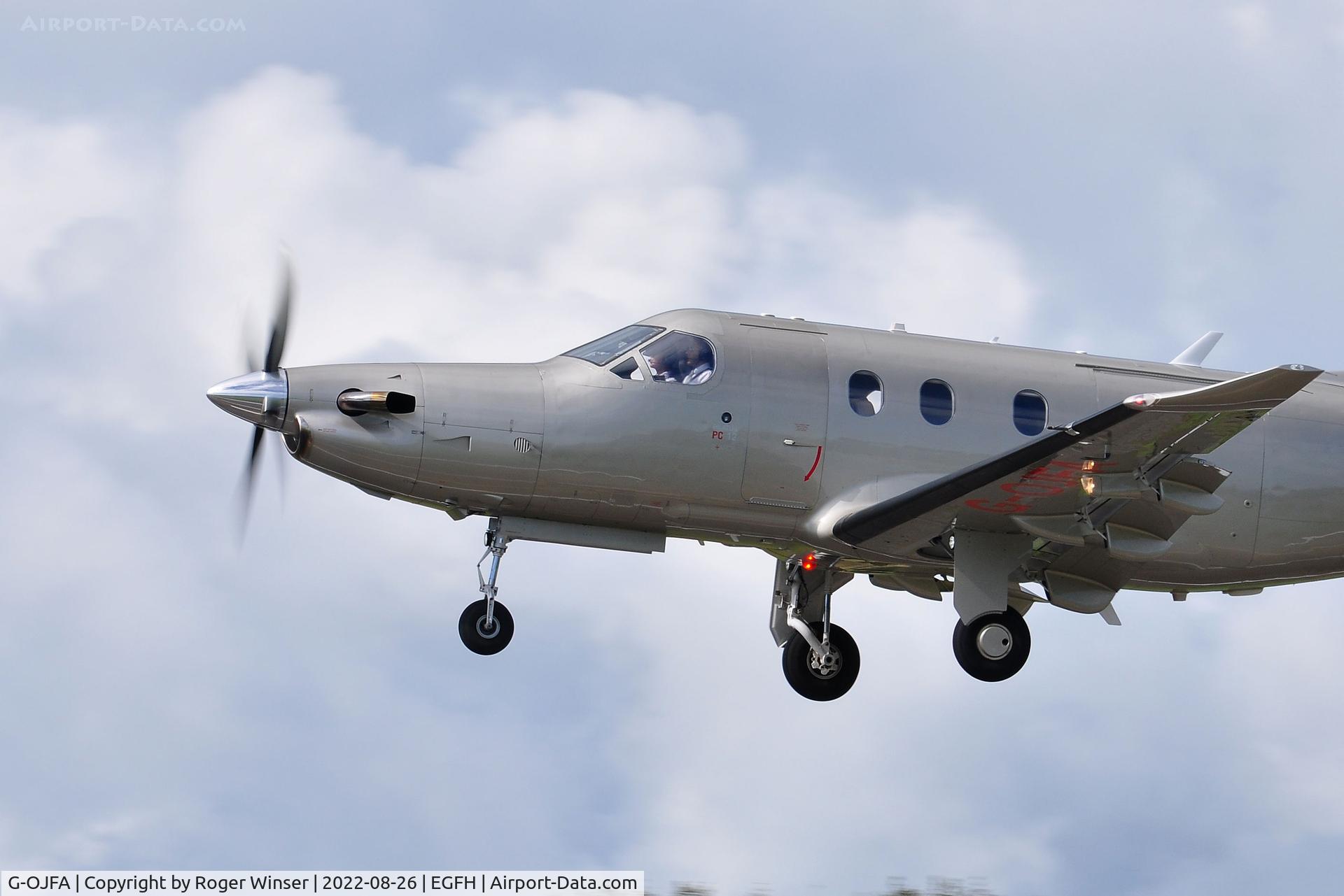 G-OJFA, 2009 Pilatus PC-12/47E C/N 1148, Visiting PC-12.