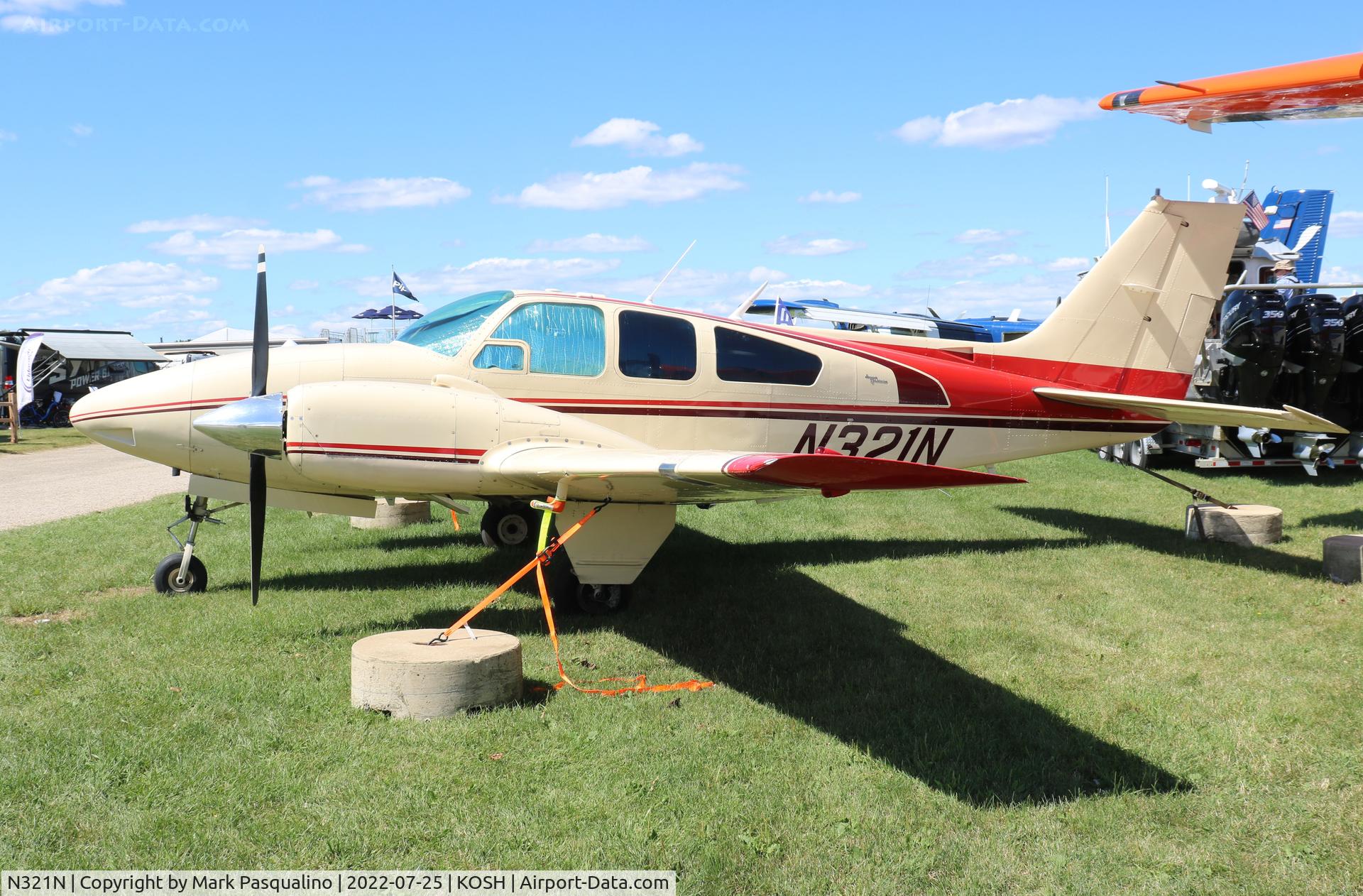 N321N, 1968 Beech D55 Baron C/N TE-583, Beech D55