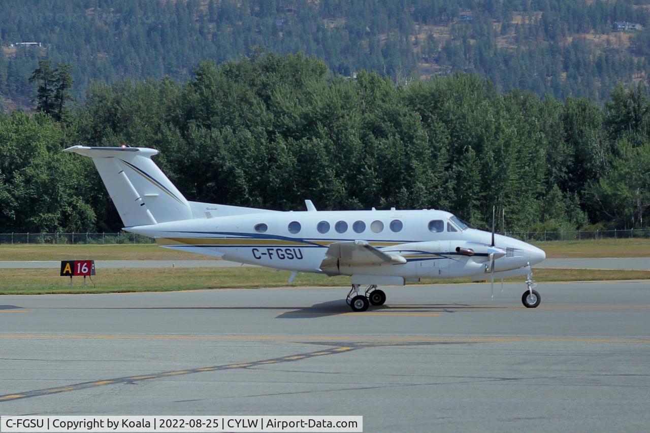 C-FGSU, 1987 Beech Super King Air 300LW C/N FA-135, First pic in the database. Departure to Red Deer.