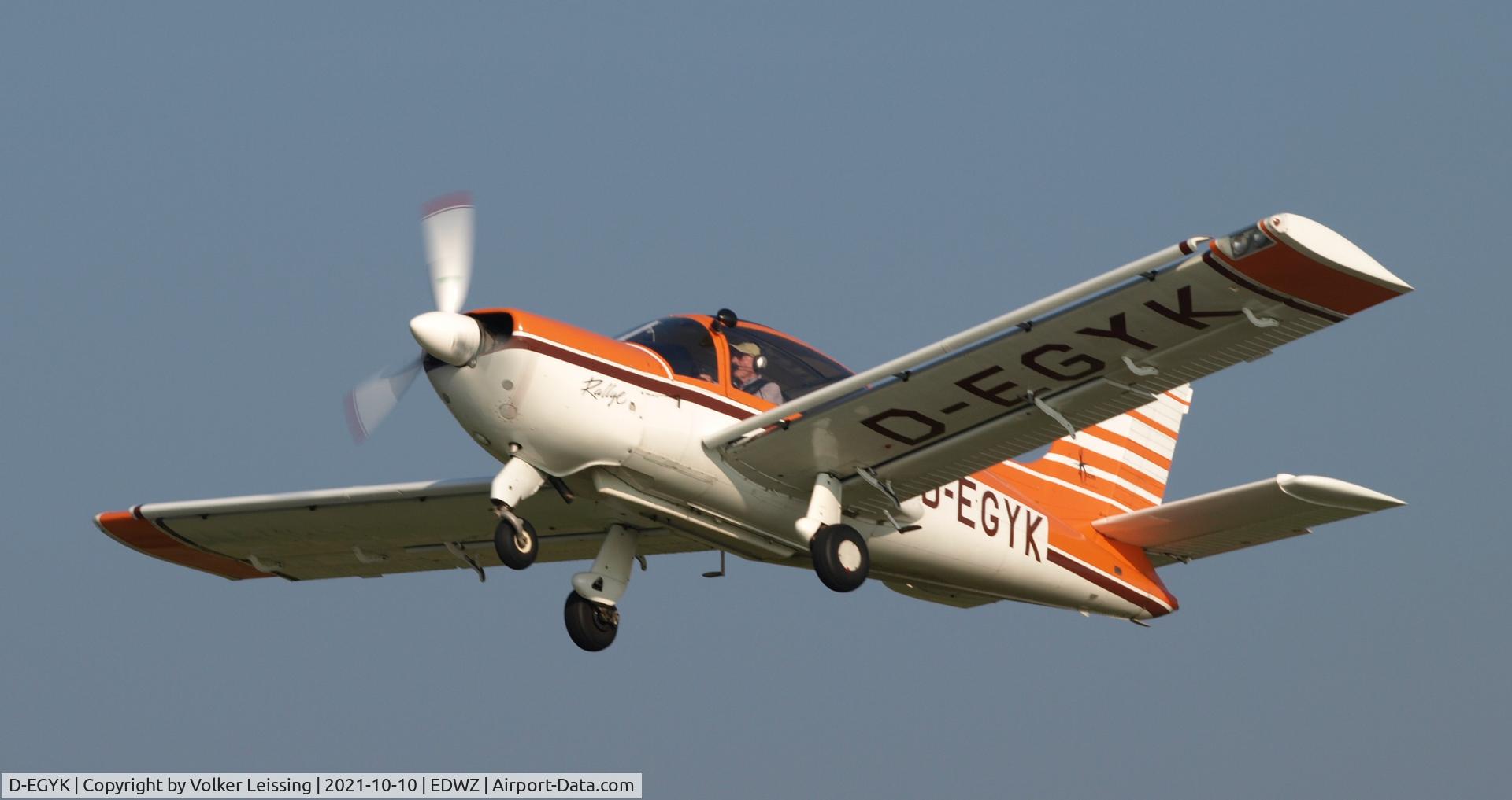 D-EGYK, 1978 Morane-Saulnier MS.893E-D C/N 12991, departing rwy 27