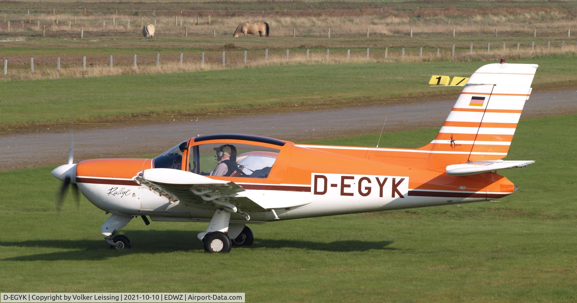 D-EGYK, 1978 Morane-Saulnier MS.893E-D C/N 12991, taxi to rwy