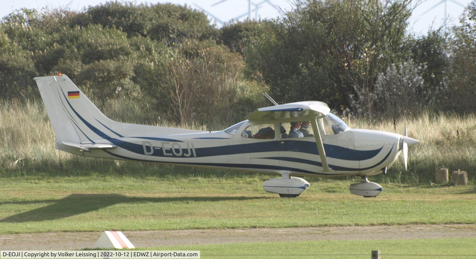 D-EOJI, 1978 Reims F172N Skyhawk C/N F17201628, taxi to parking
