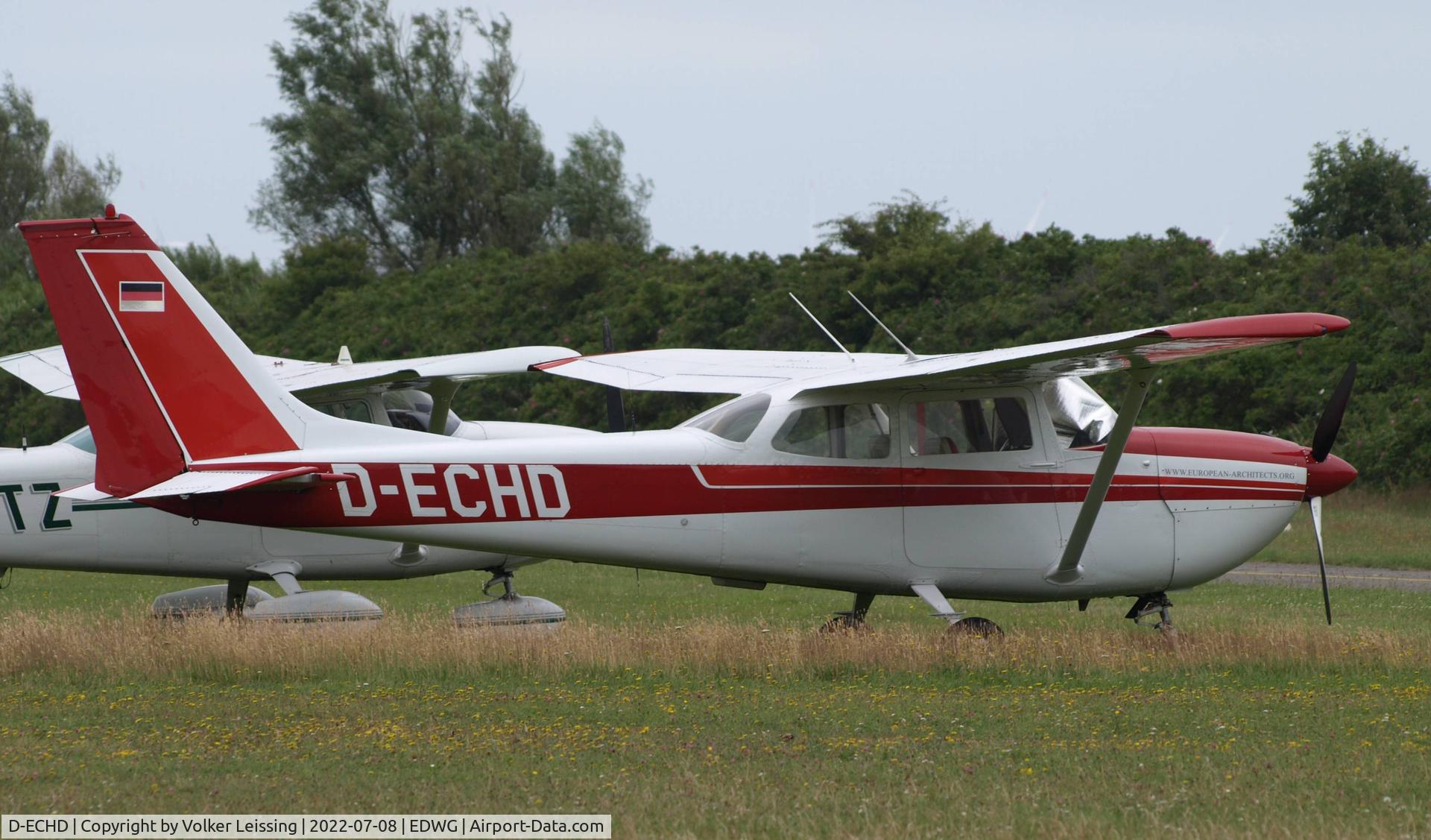 D-ECHD, 1971 Reims FR172G Reims Rocket C/N FR17200173, parking