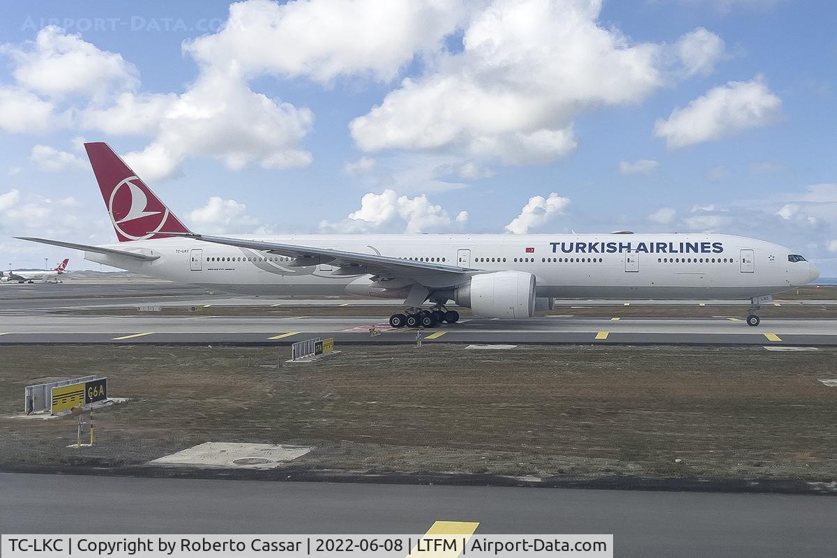 TC-LKC, 2014 Boeing 777-3U8/ER C/N 42097, Istanbul Airport