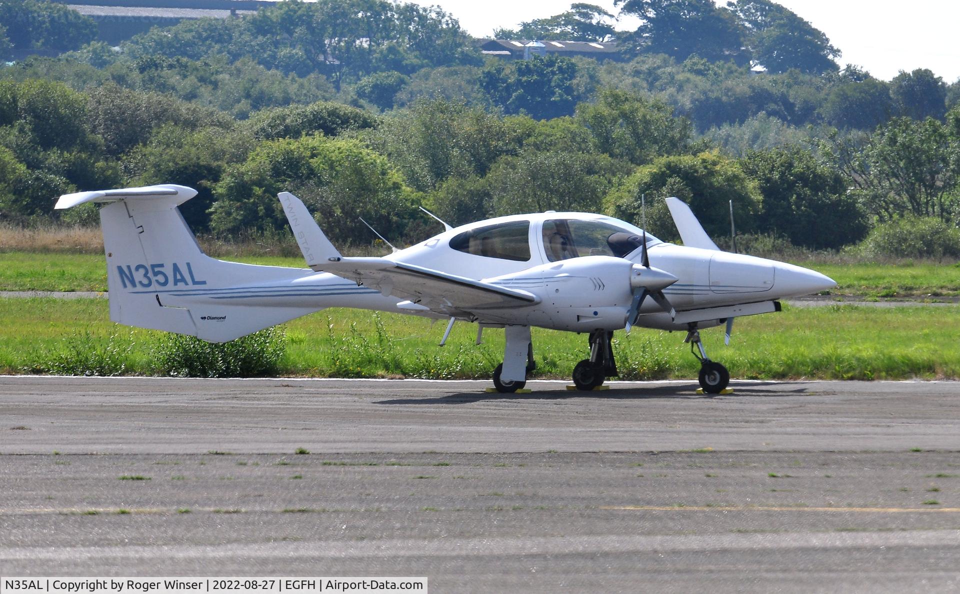 N35AL, 2006 Diamond DA-42 Twin Star C/N 42.147, Visiting DA-42.