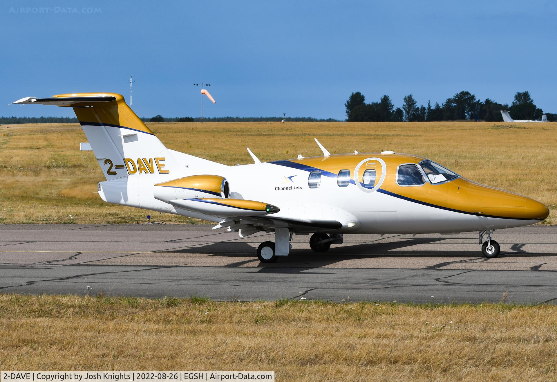 2-DAVE, 2008 Eclipse Aviation Corp EA-500 C/N EX500-210, Taxiing For Departure From Norwich.